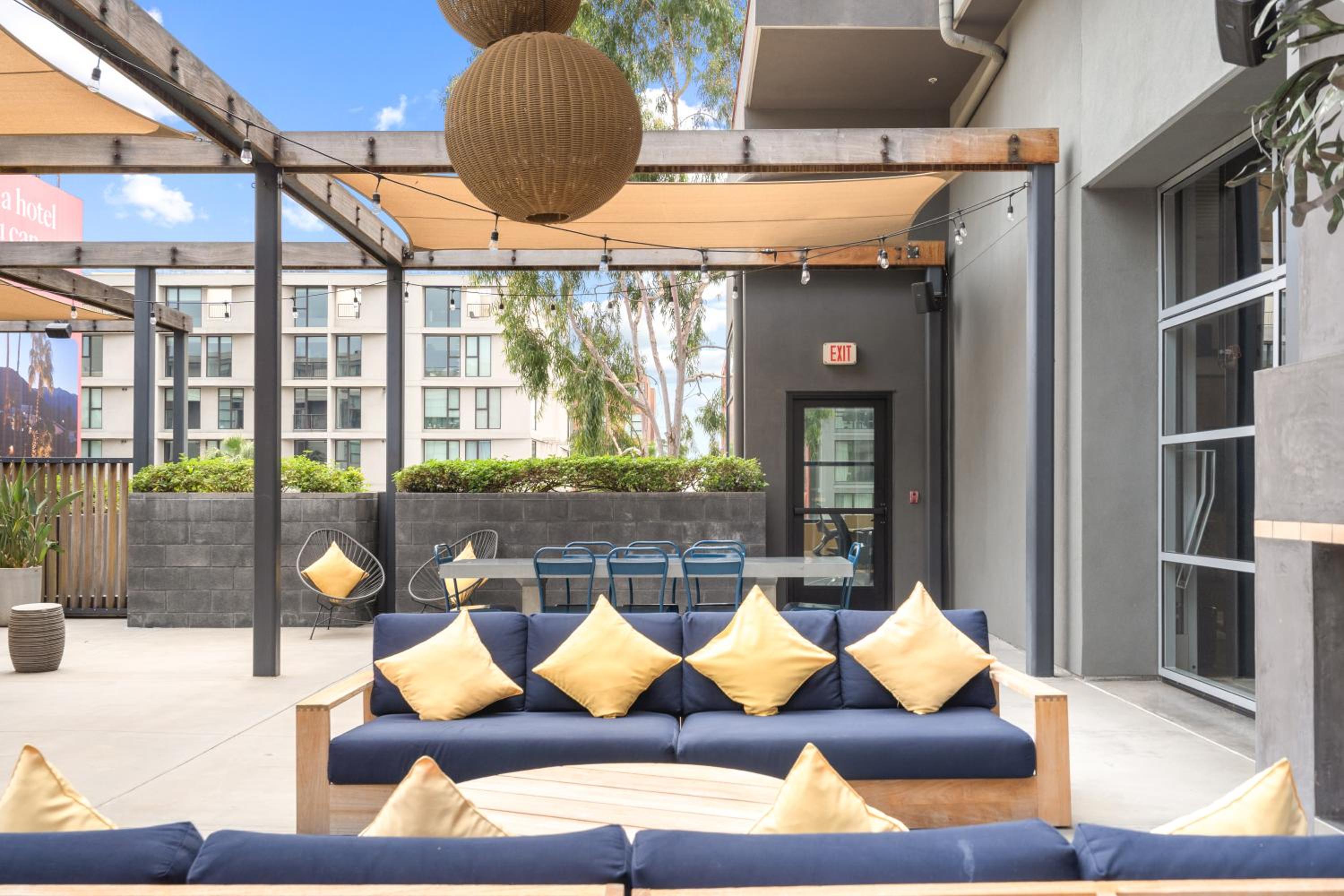 lounge