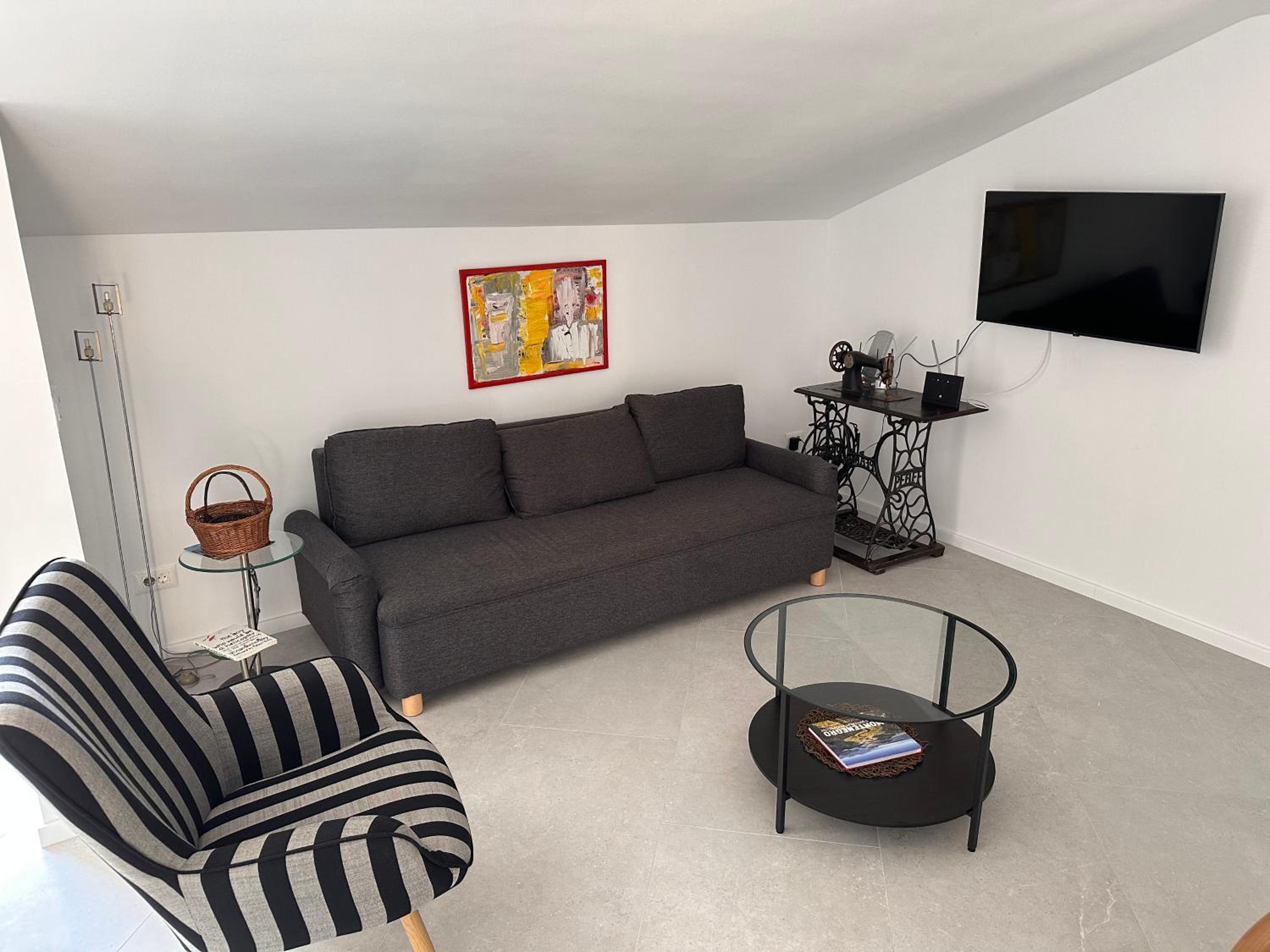Quince Luxury Apartment view 3