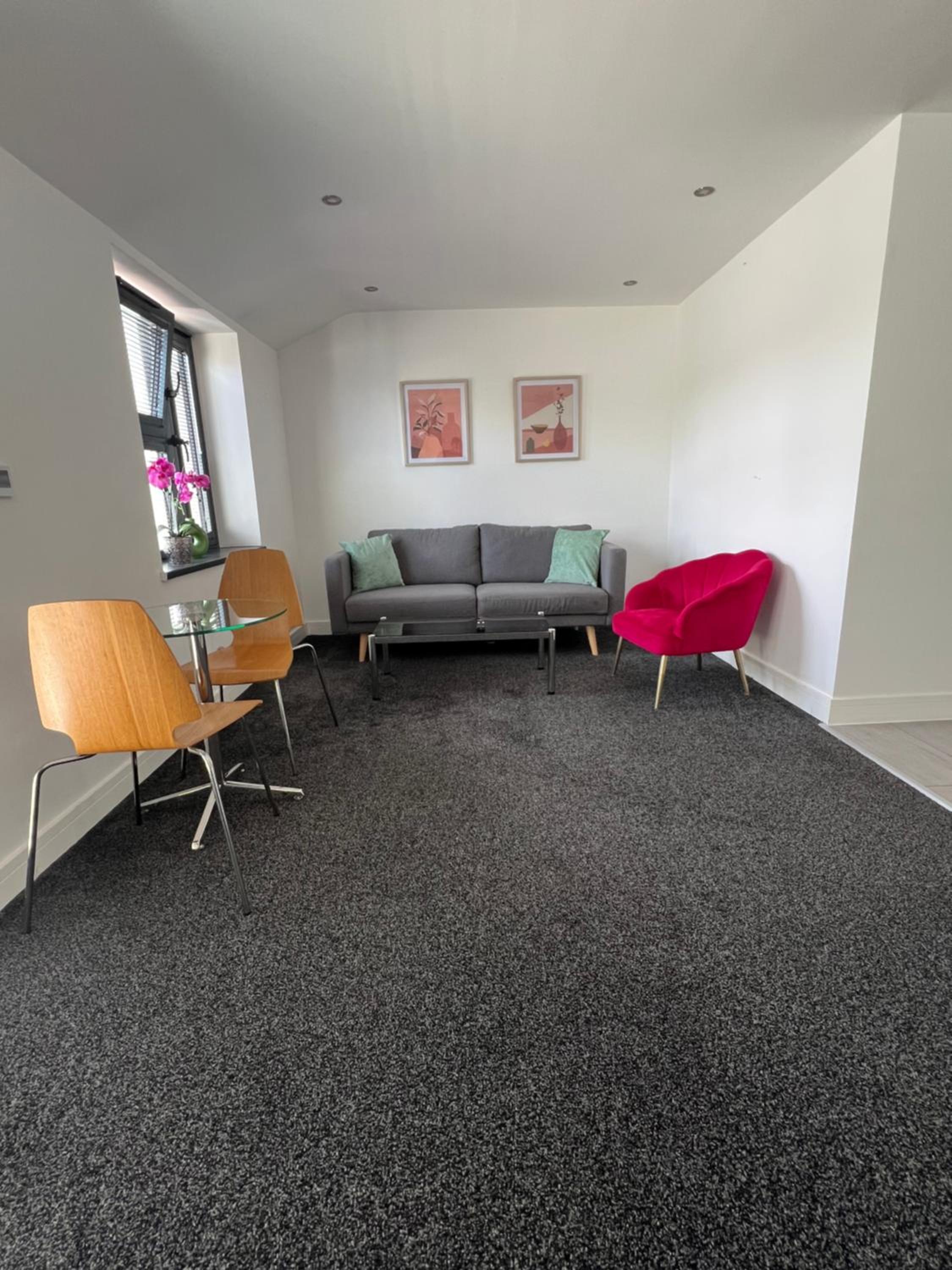 Modern and Stylish Two Bedroom Flat view 4