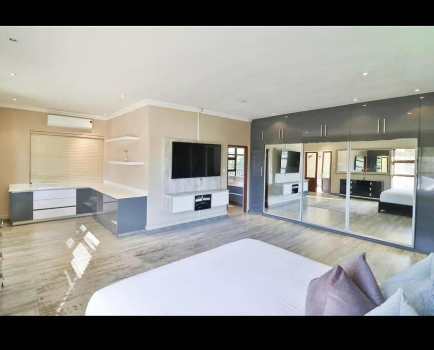 Sandton 6 Bedroom Luxury Home