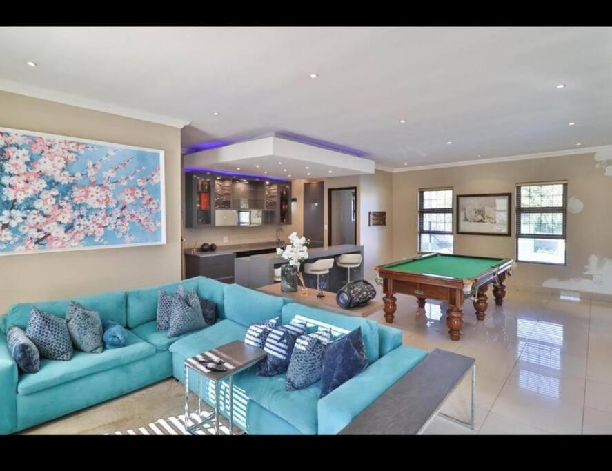 Sandton 6 Bedroom Luxury Home