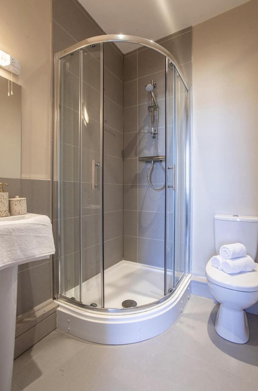 WIshie Homes- Family Apt near Luas