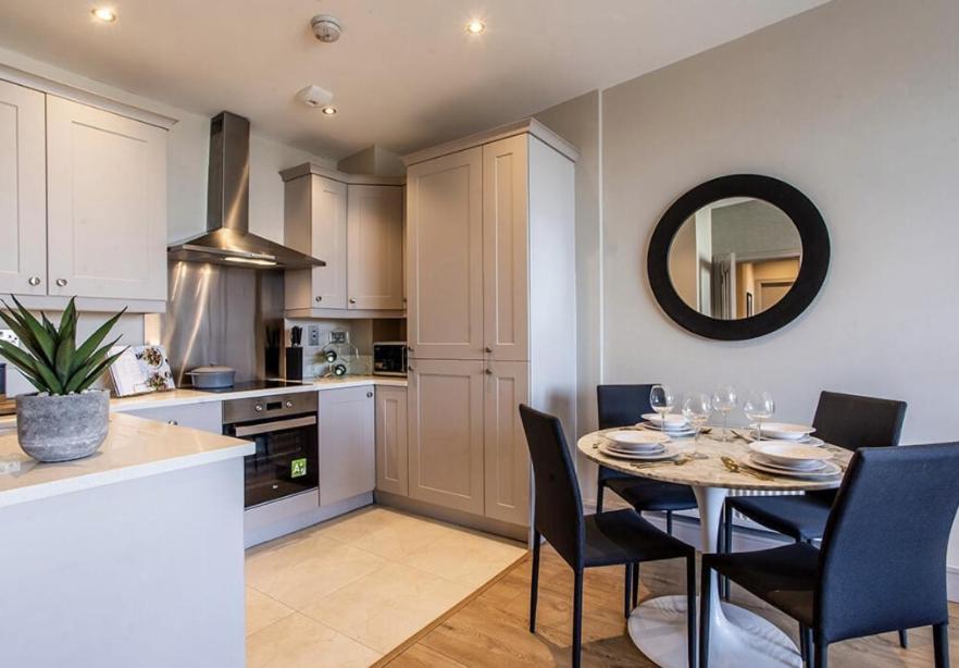 WIshie Homes- Family Apt near Luas