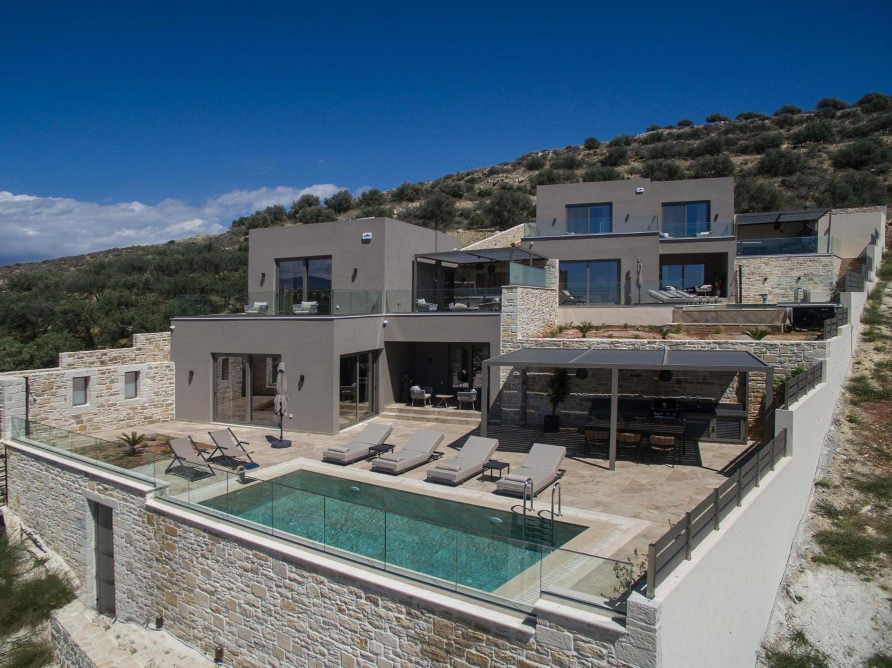 Villas Paradise in Kalamaki by South Cretan Villas