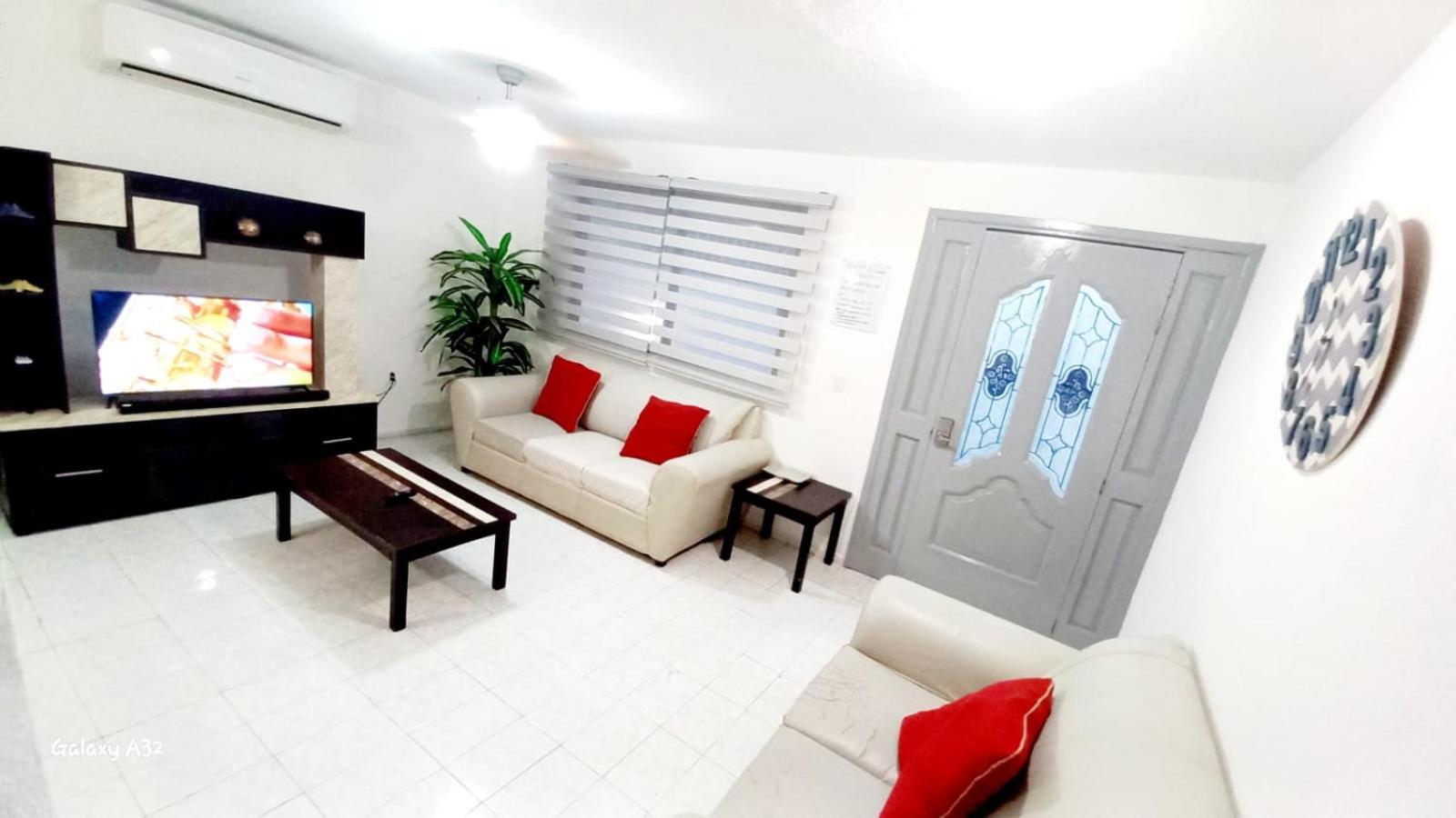 AMAZING HOUSE GREAT LOCATION up to 16 ppl!
