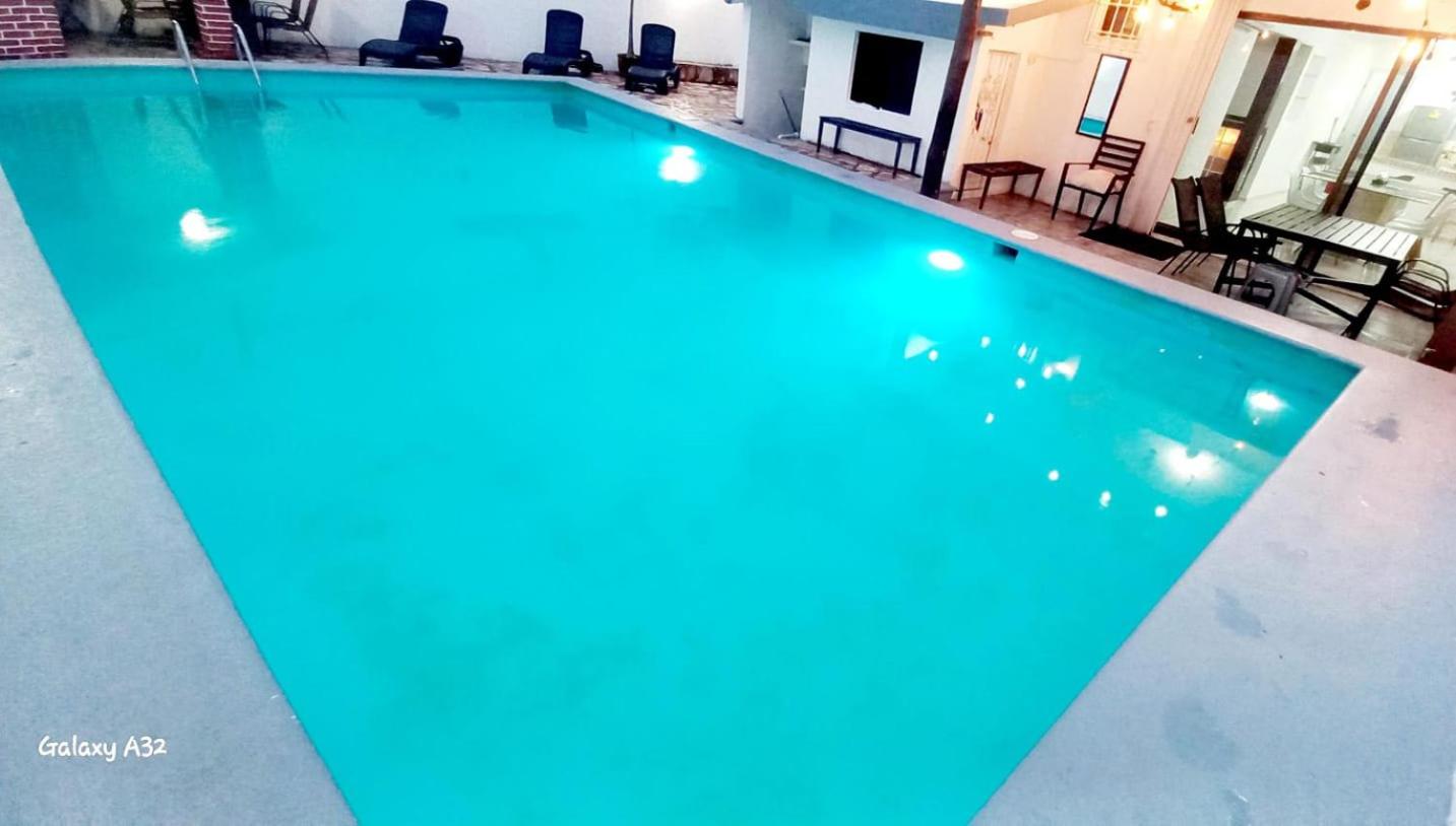 AMAZING HOUSE GREAT LOCATION up to 16 ppl!