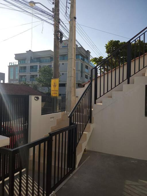 Casa 200m da praia, 8 pessoas, piso superior