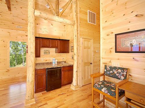 Lumberjack Lodge: Pool Theater Fire Pit