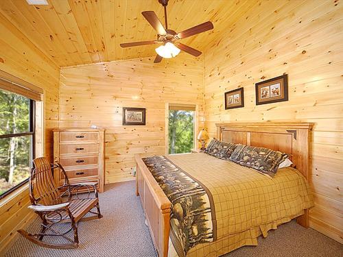 Lumberjack Lodge: Pool Theater Fire Pit