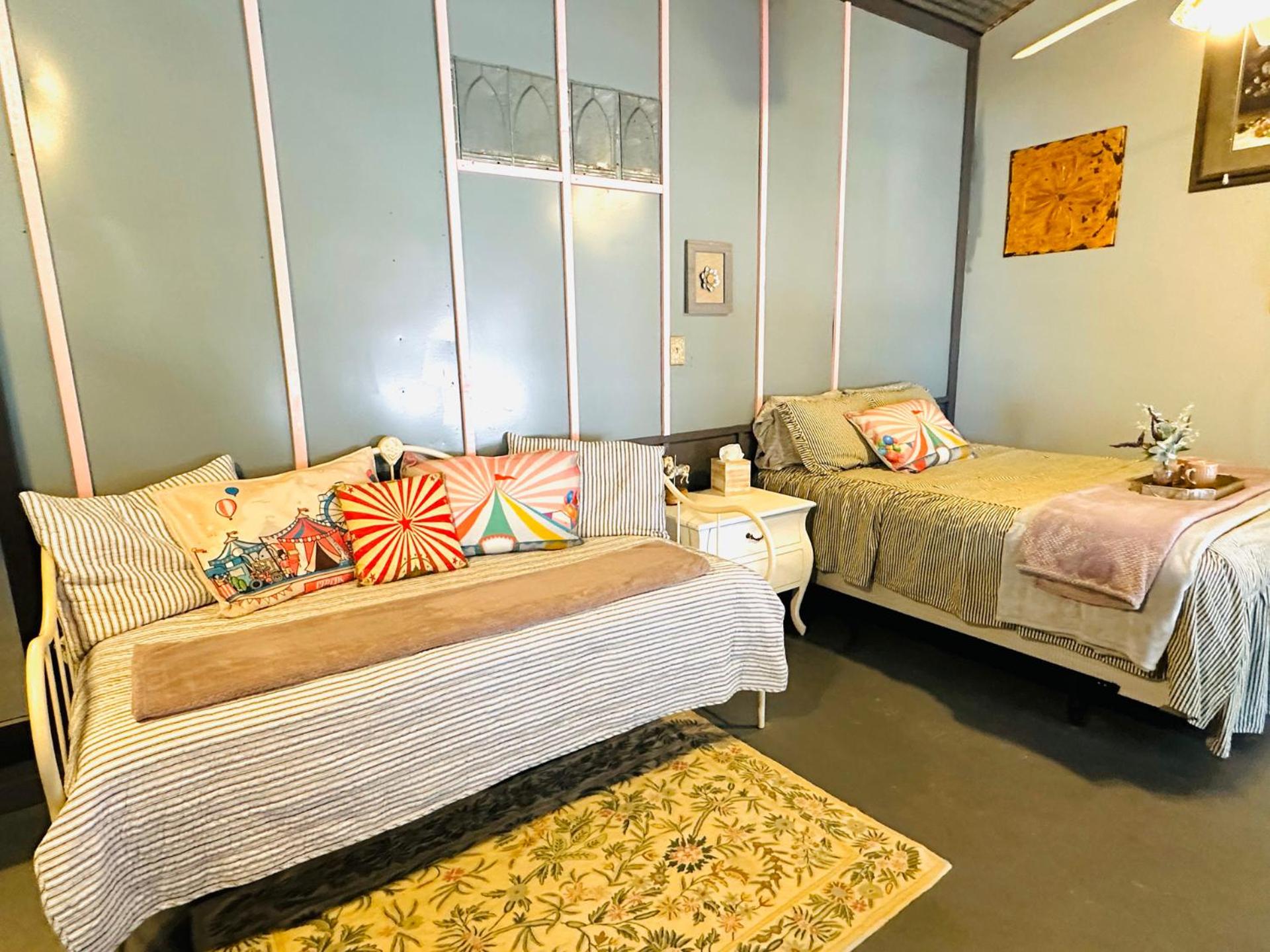 Acorn Hideaways Canton Nostalgic Family-Sized Suite, Sleeps 5 view 5
