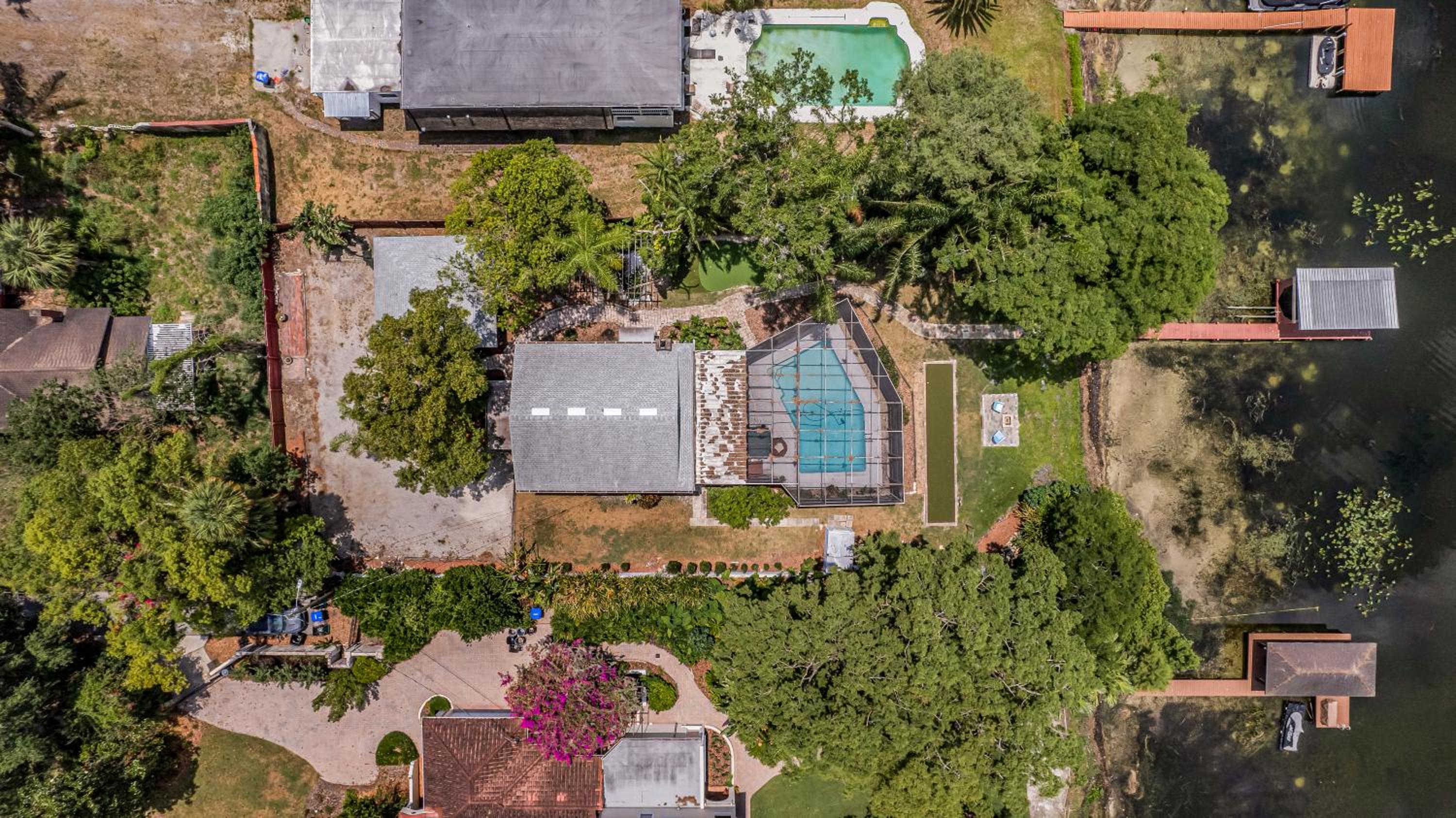 Spacious Lakefront House with Pool, Hottub, & Boating