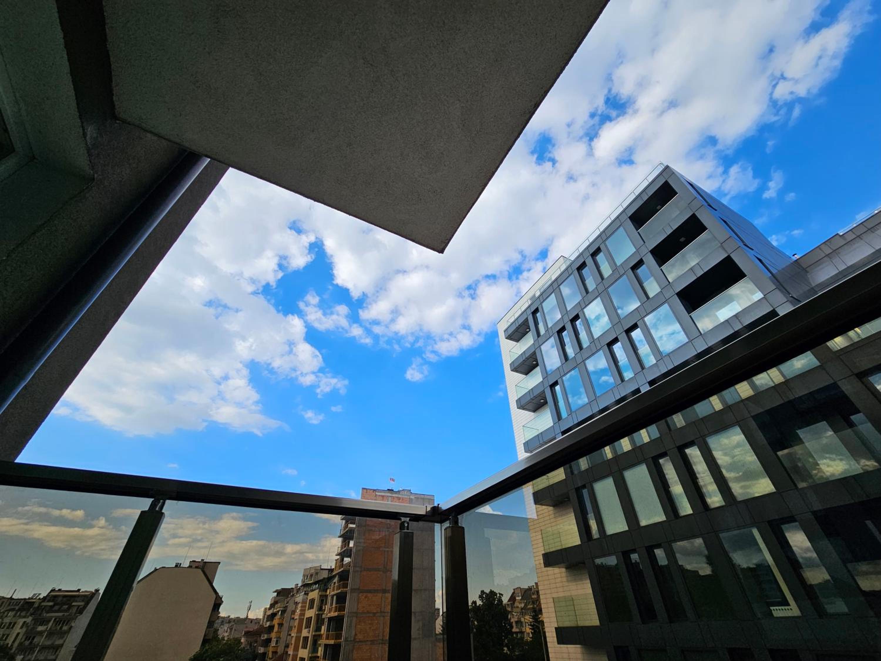 Brand new apartment with free parking near city center