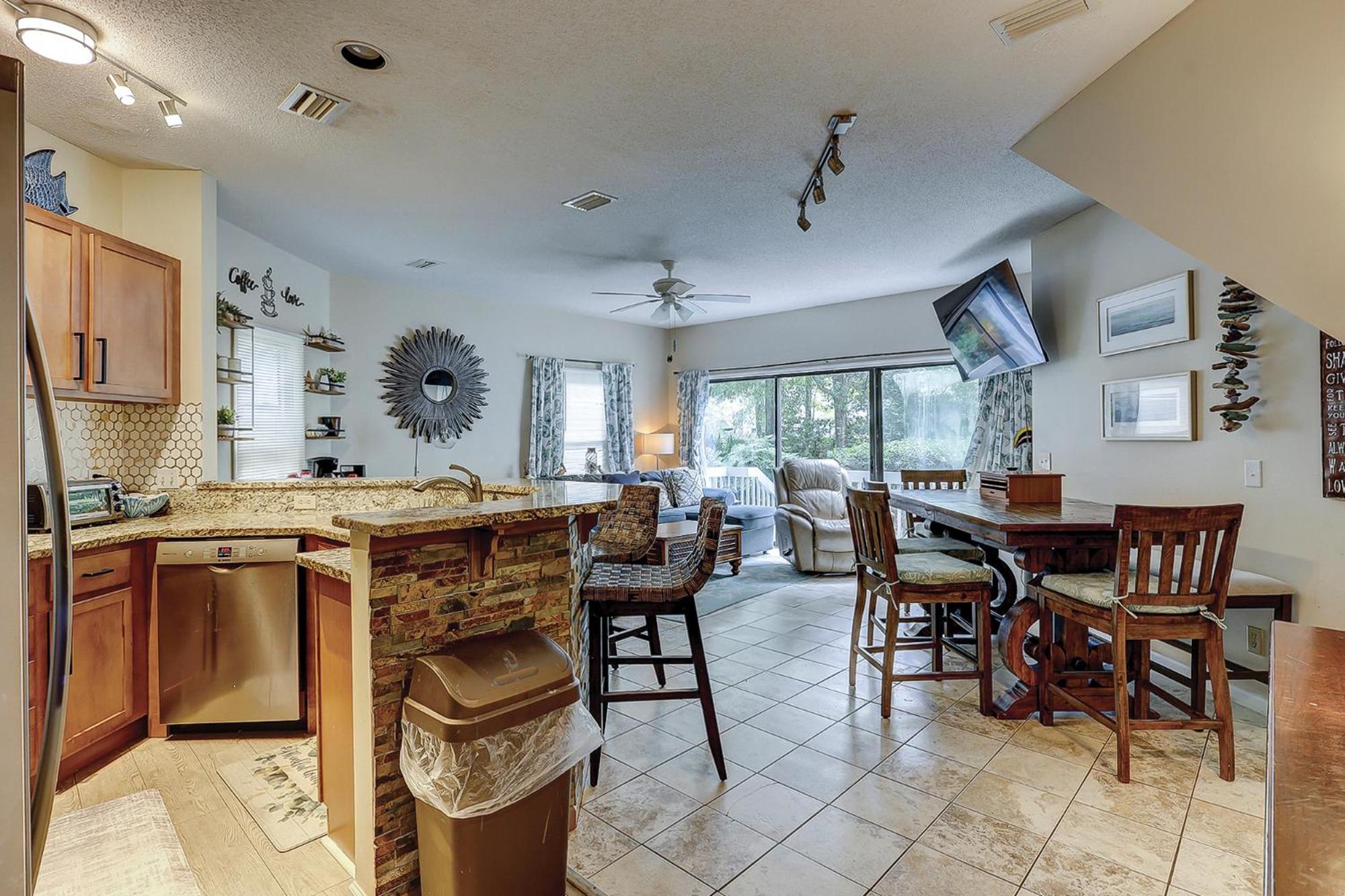 3 BR 3 BA Updated Luxury Oceanbreeze Bikes & Beach Gear included view 3