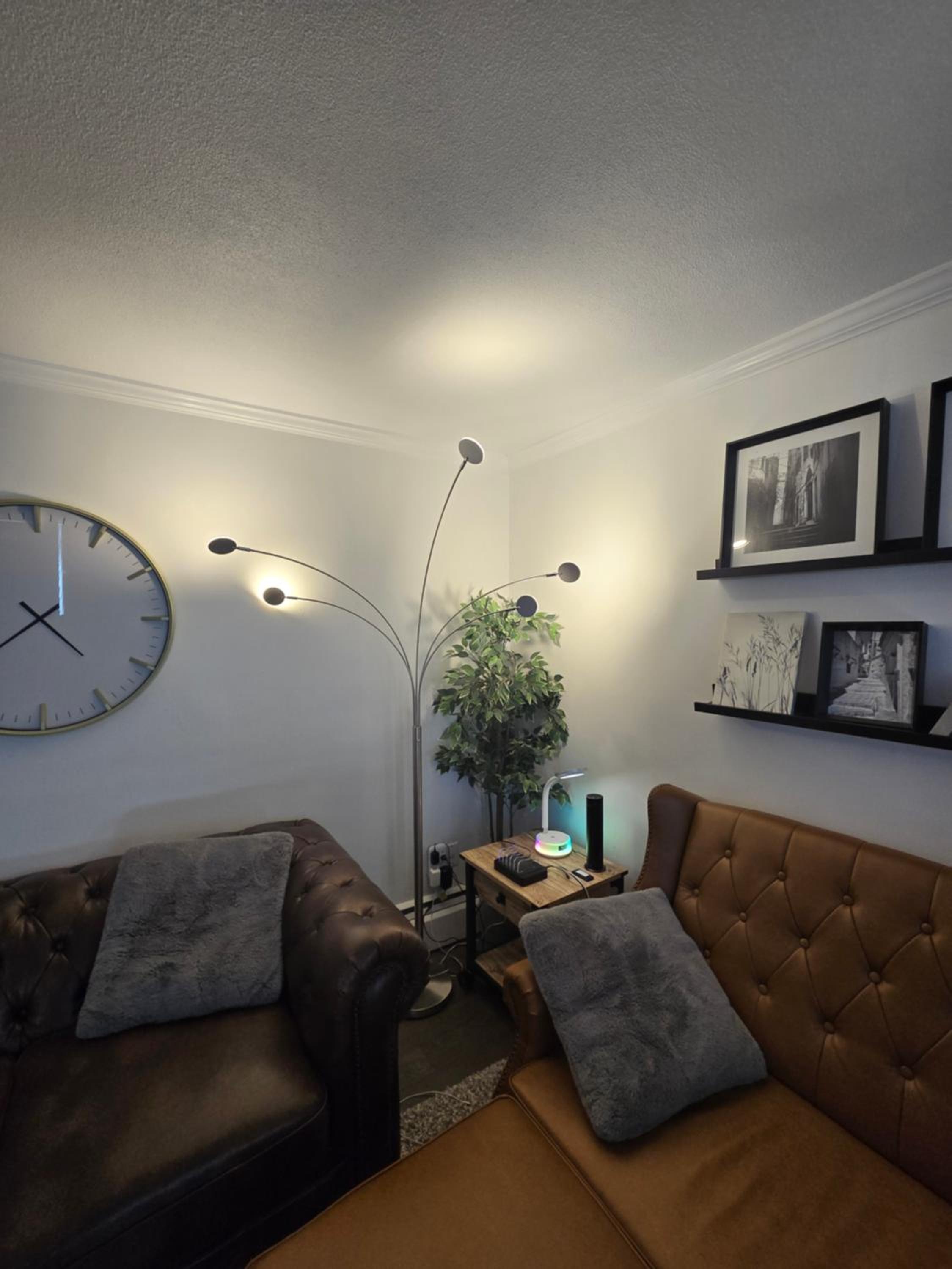 Designer-Luxury. WaterView, Parking, Rooftop pool