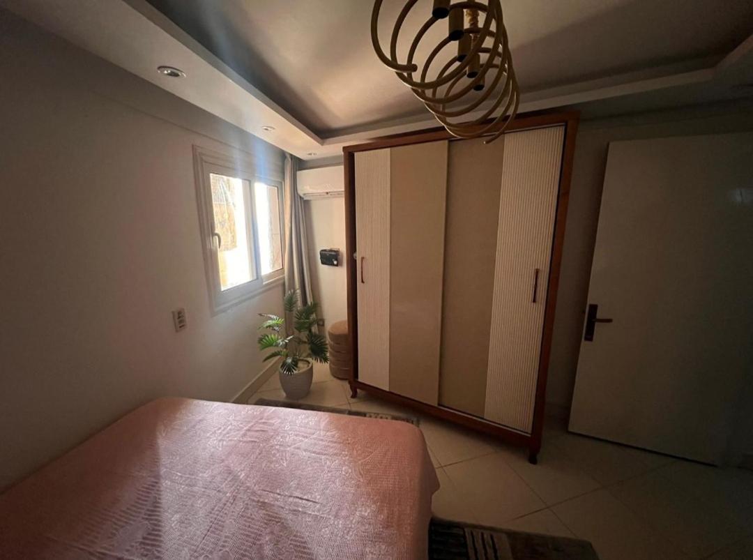 Alexandria Seaview studio