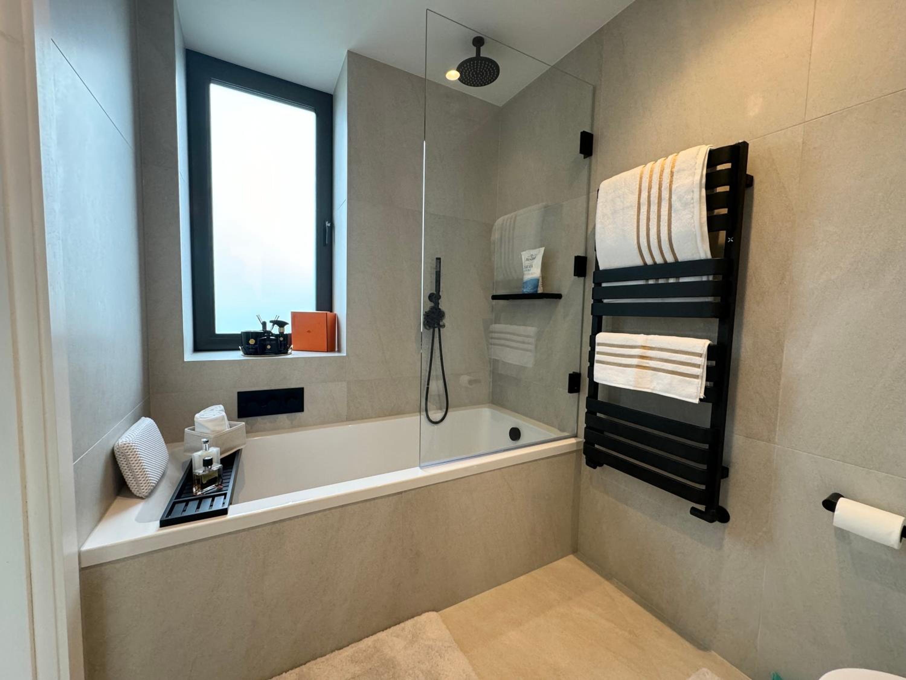 Stylish Luxury 1 Bedroom Flat