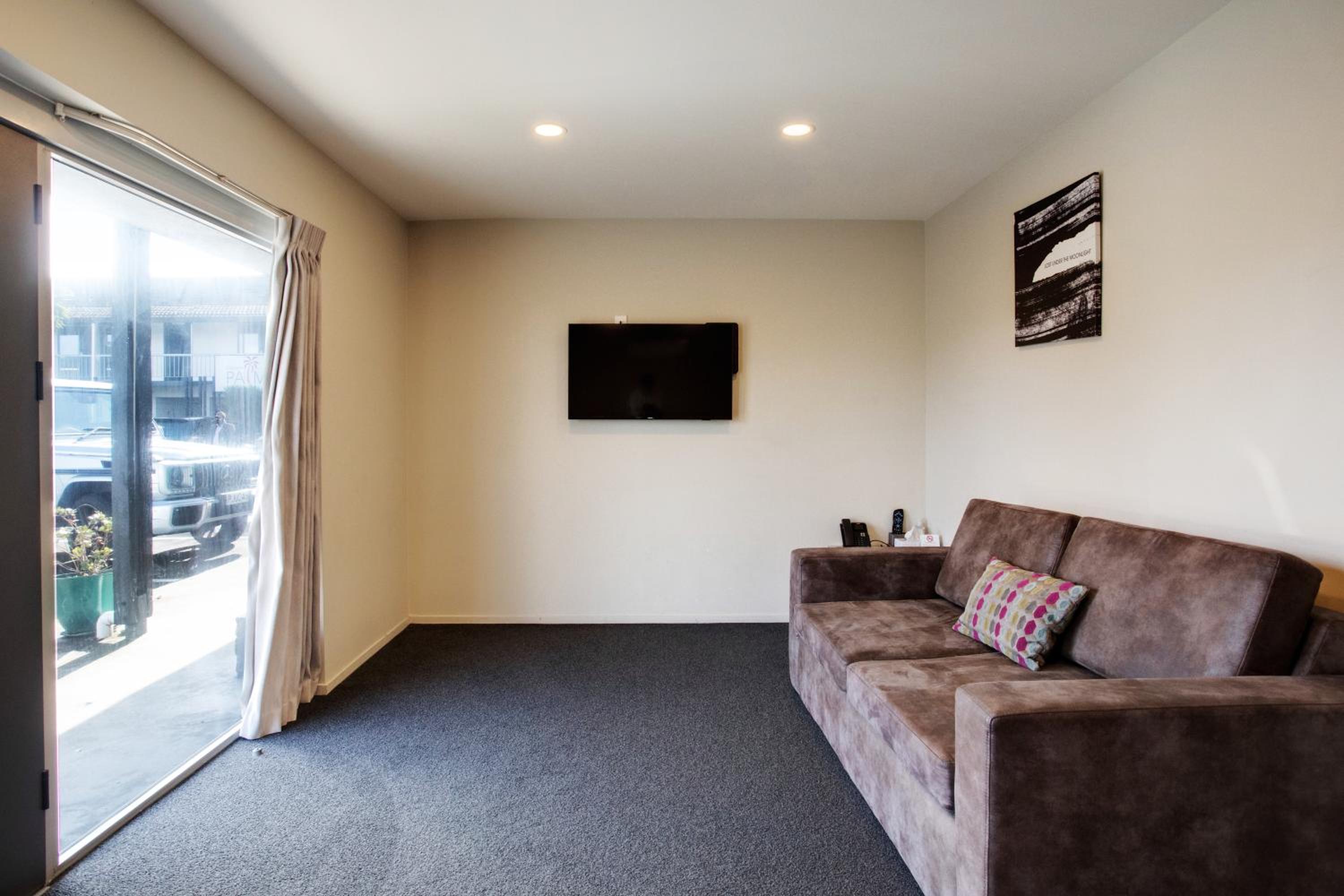Ellerslie Palms Motel