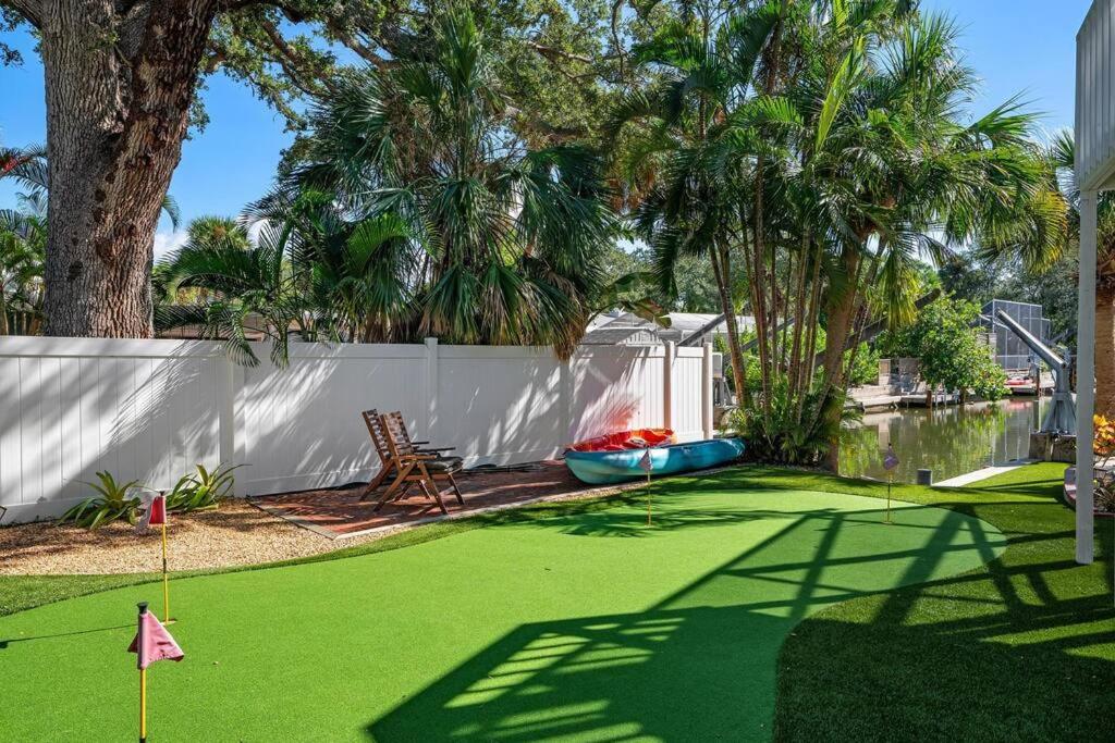 Home ON Key with pool, hot tub, putting green, arcade games, bike & mins to beach! view 5