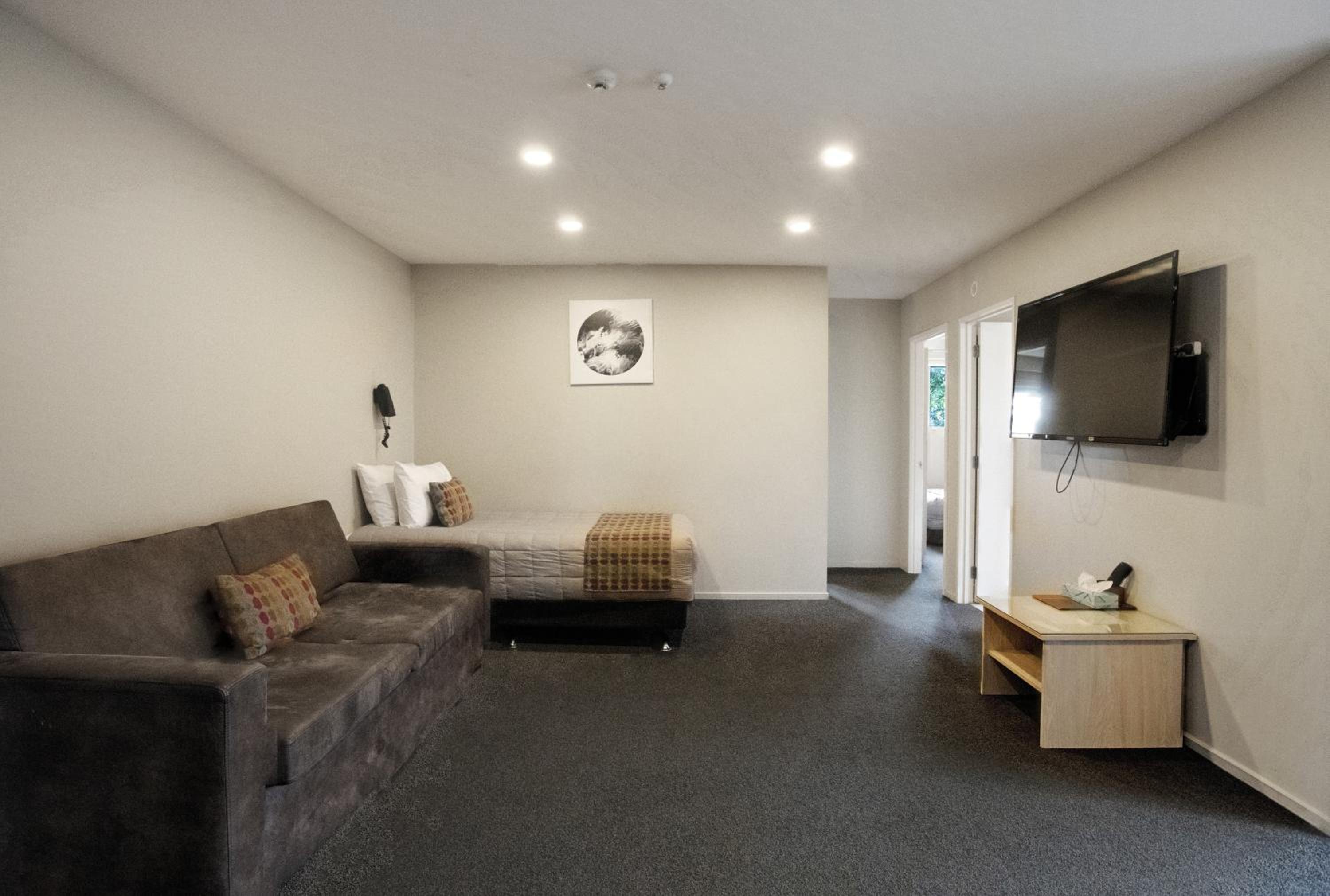 Ellerslie Palms Motel
