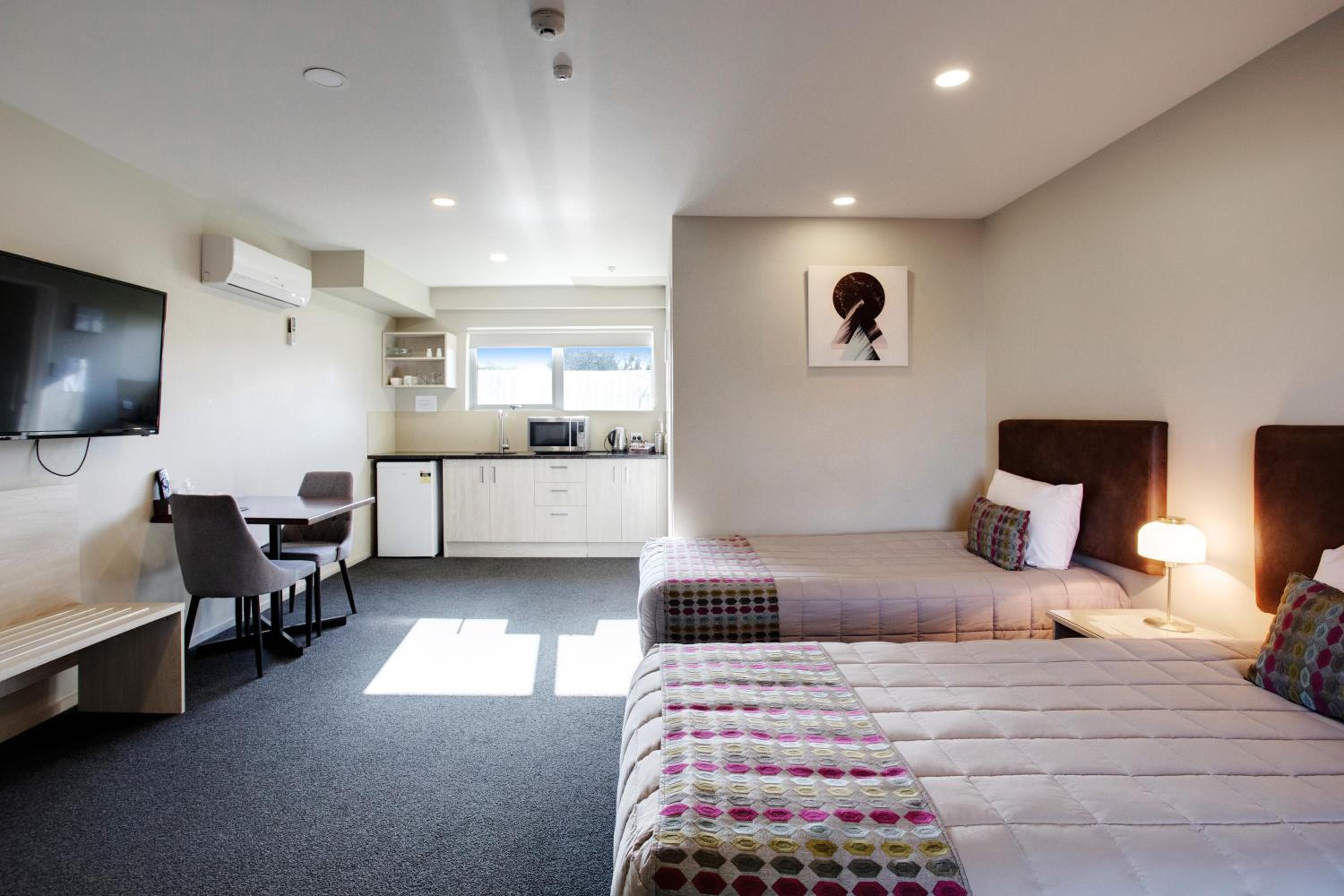 Ellerslie Palms Motel