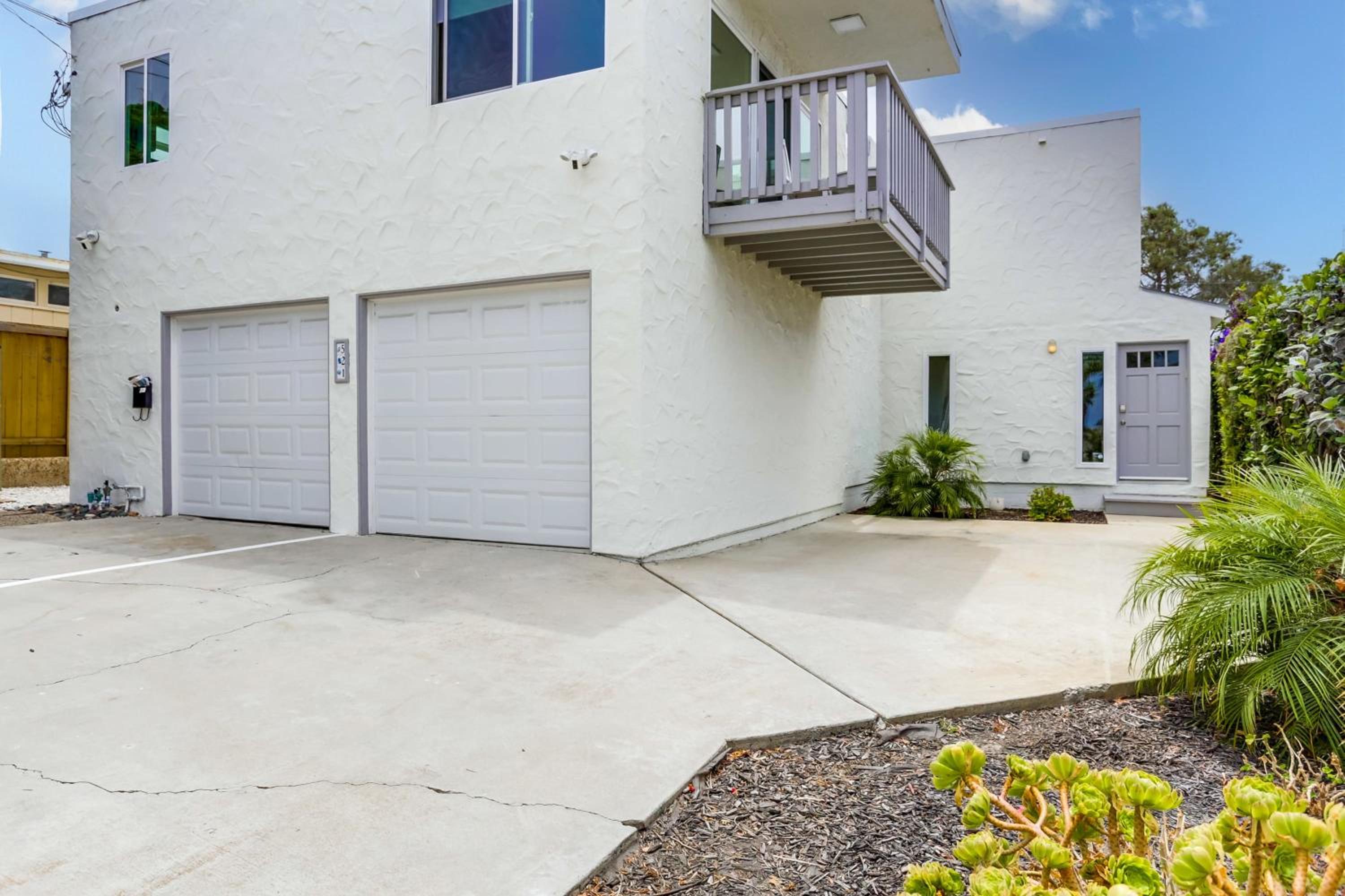 A-C 3 Blocks to Ocean Downtown La Jolla Remodel view 2