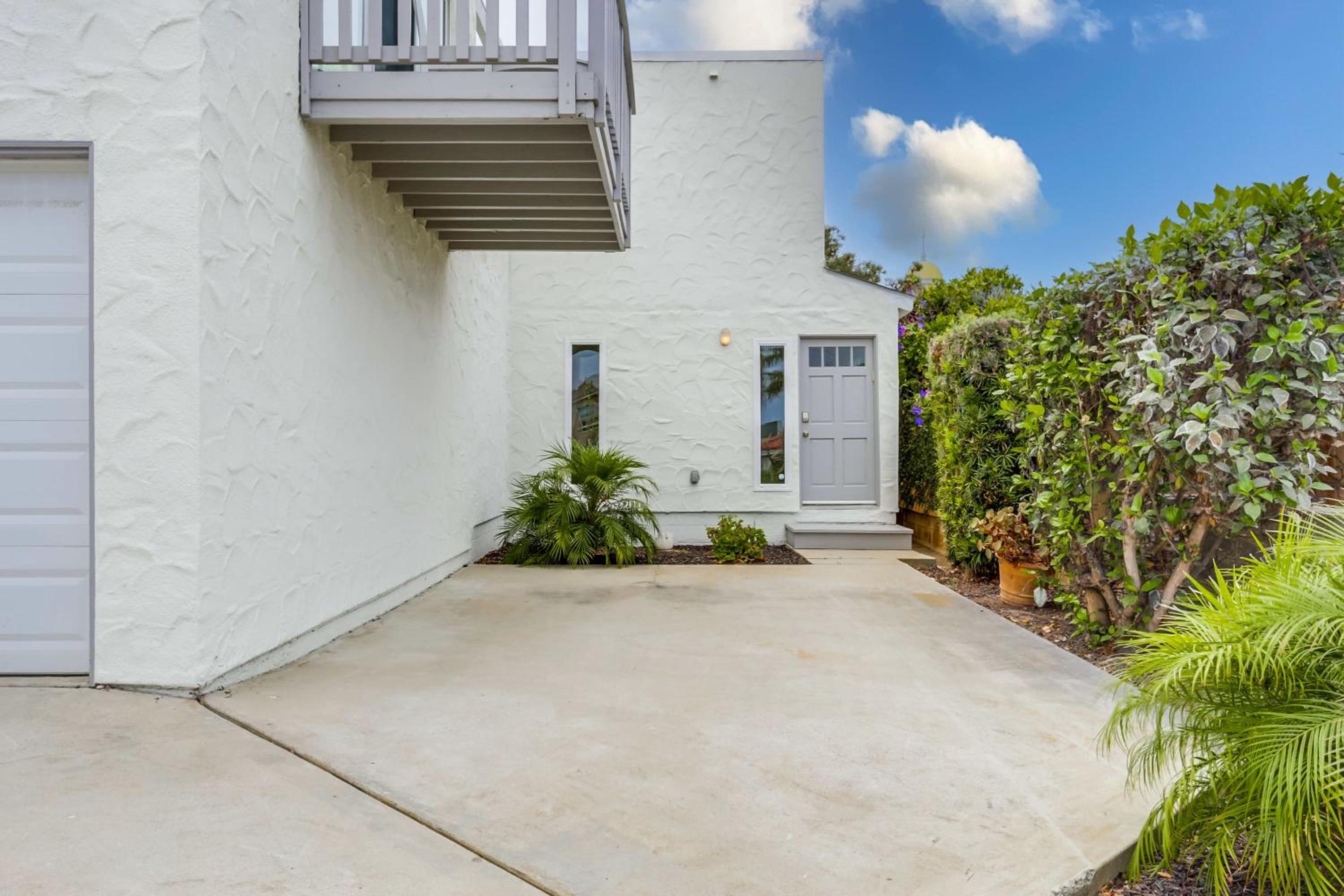A-C 3 Blocks to Ocean Downtown La Jolla Remodel view 3