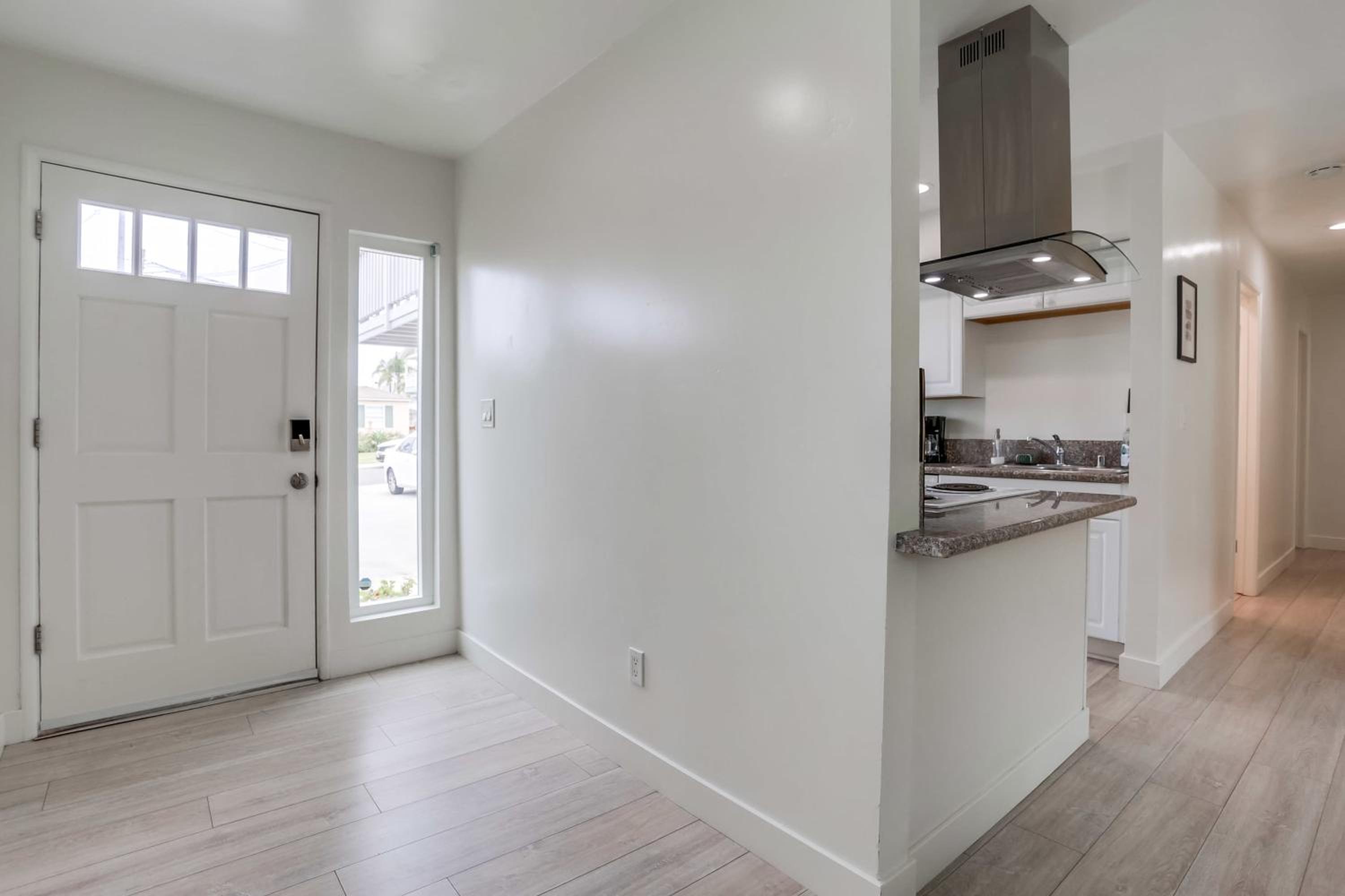 A-C 3 Blocks to Ocean Downtown La Jolla Remodel view 5
