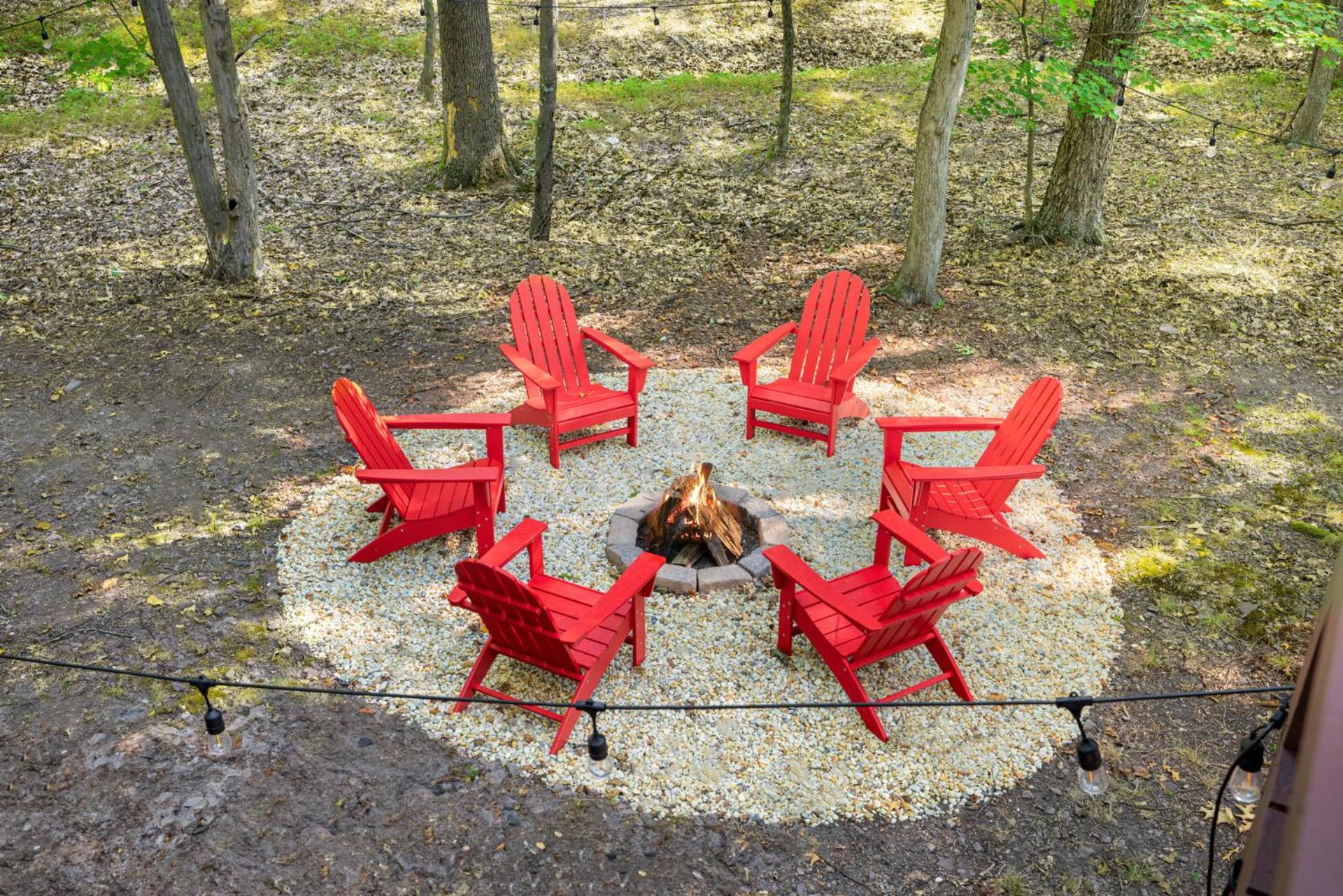 Hot Tub Fire Pit Deck Grill w Resort Amenities view 3