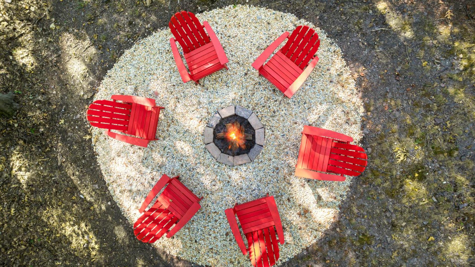 Hot Tub Fire Pit Deck Grill w Resort Amenities view 5