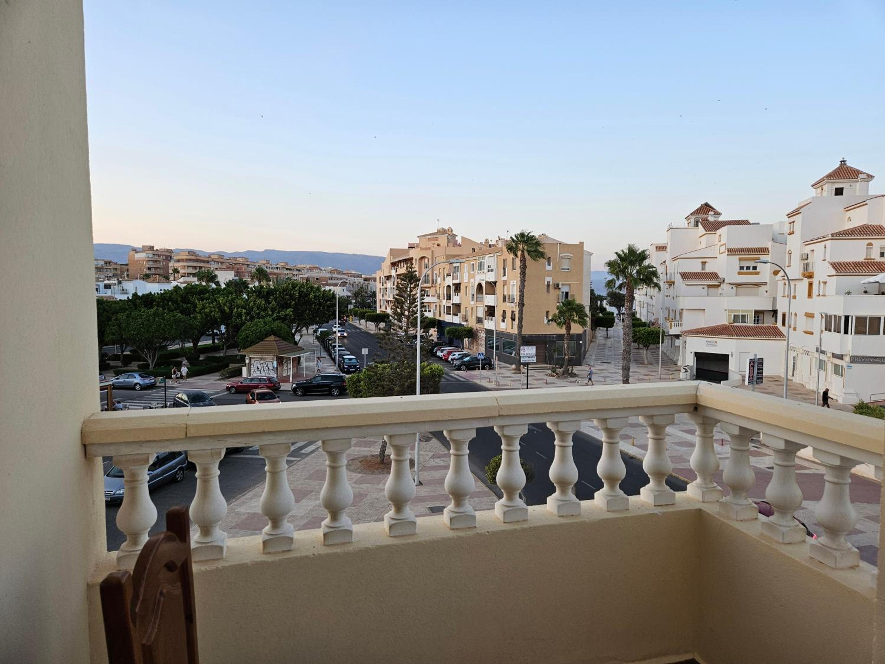 Apartamento de TRES HABITACIONES a 3 minutos de la playa PARA 6 PERSONAS view 5