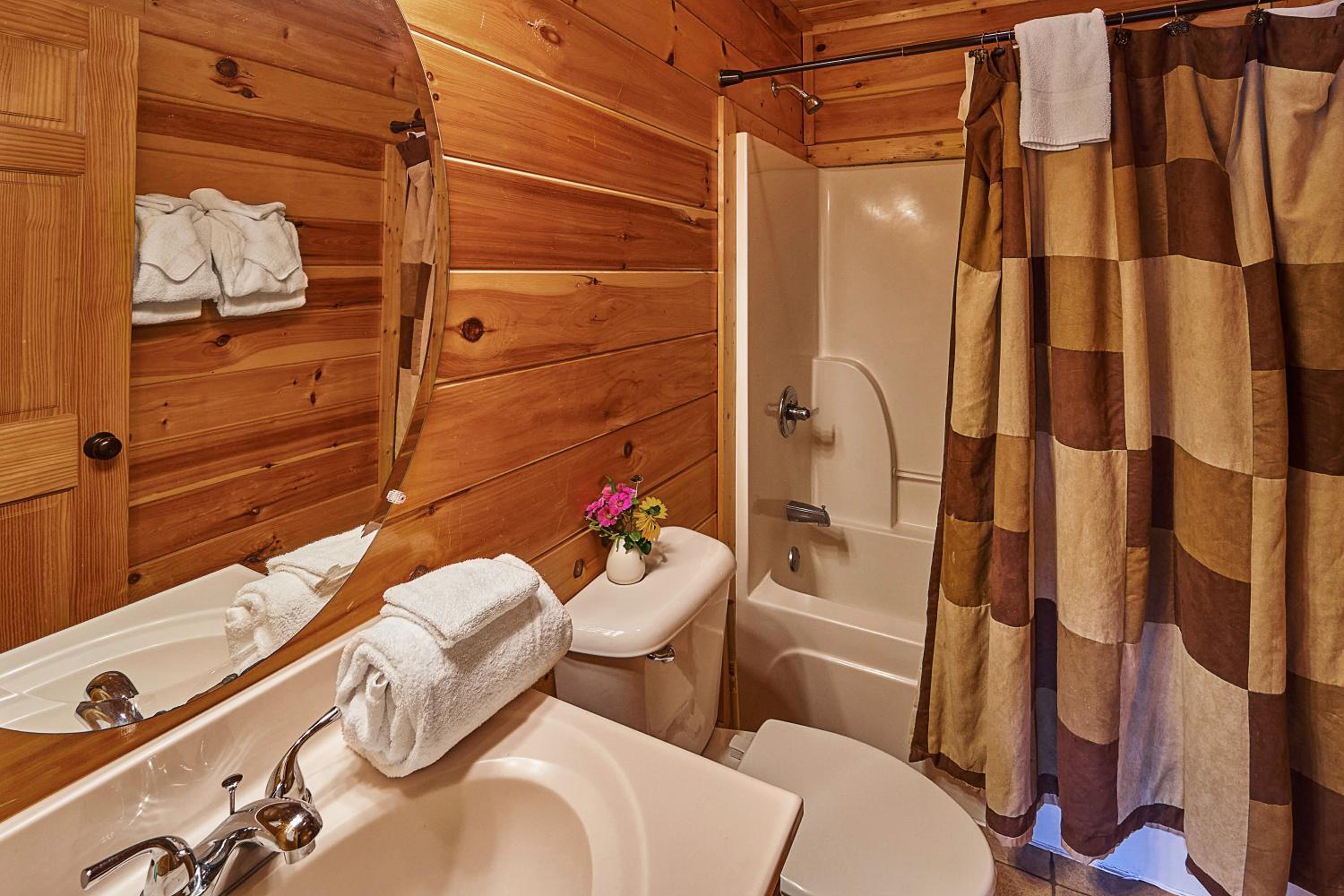 Amazing Views Private Theater Hot Tub