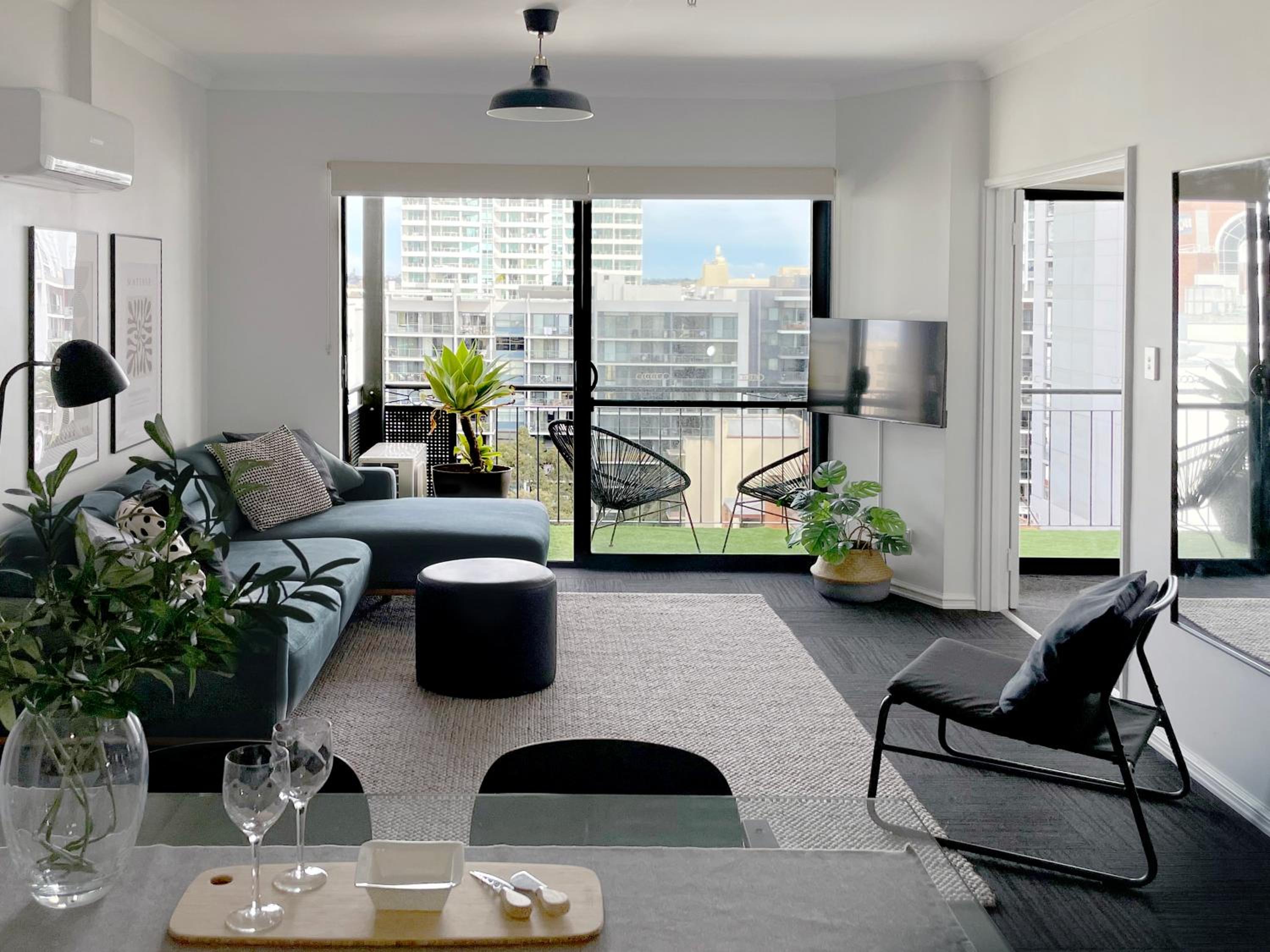 Stylish Executive City Pad w Parking and Pool