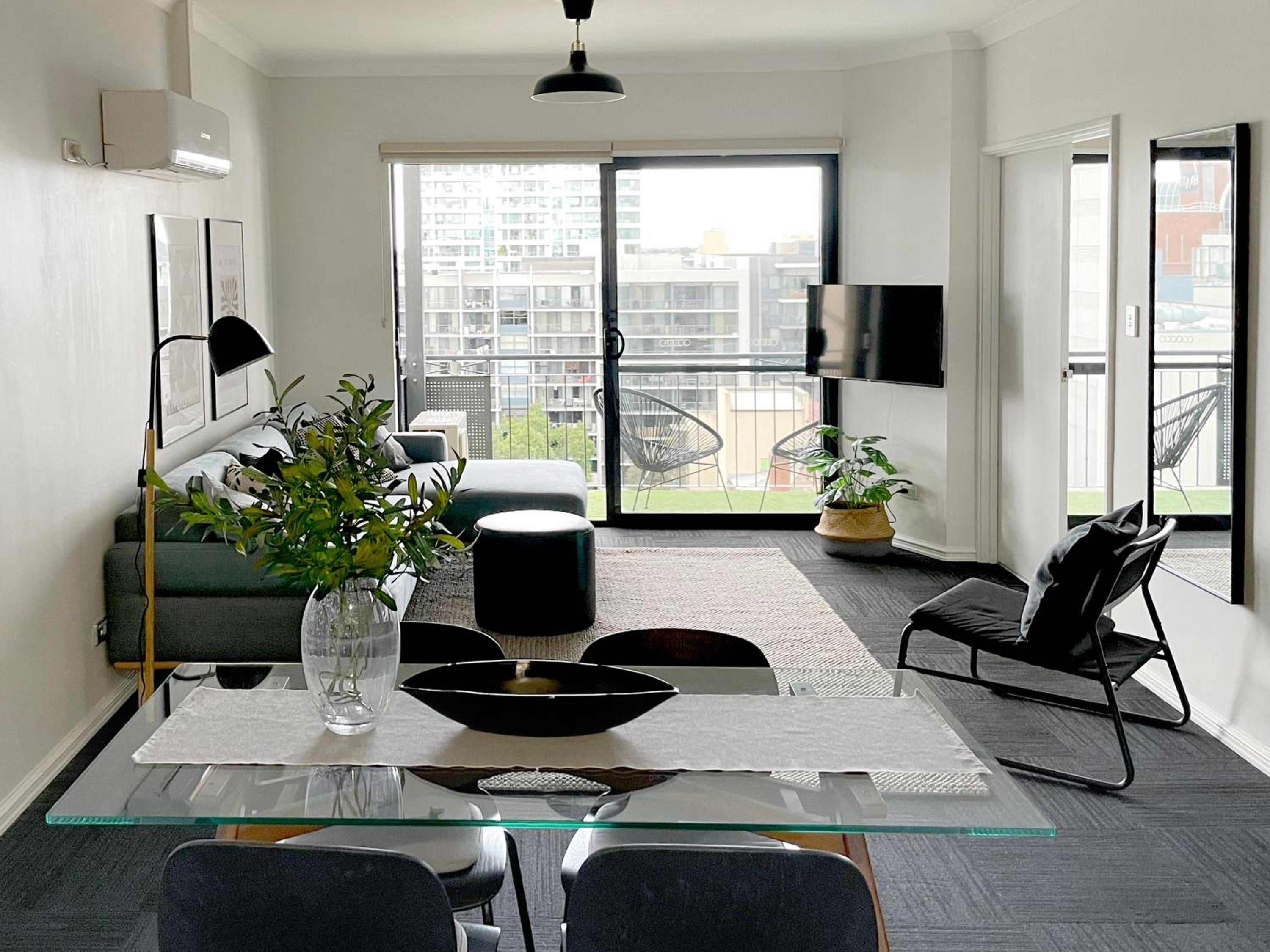 Stylish Executive City Pad w Parking and Pool