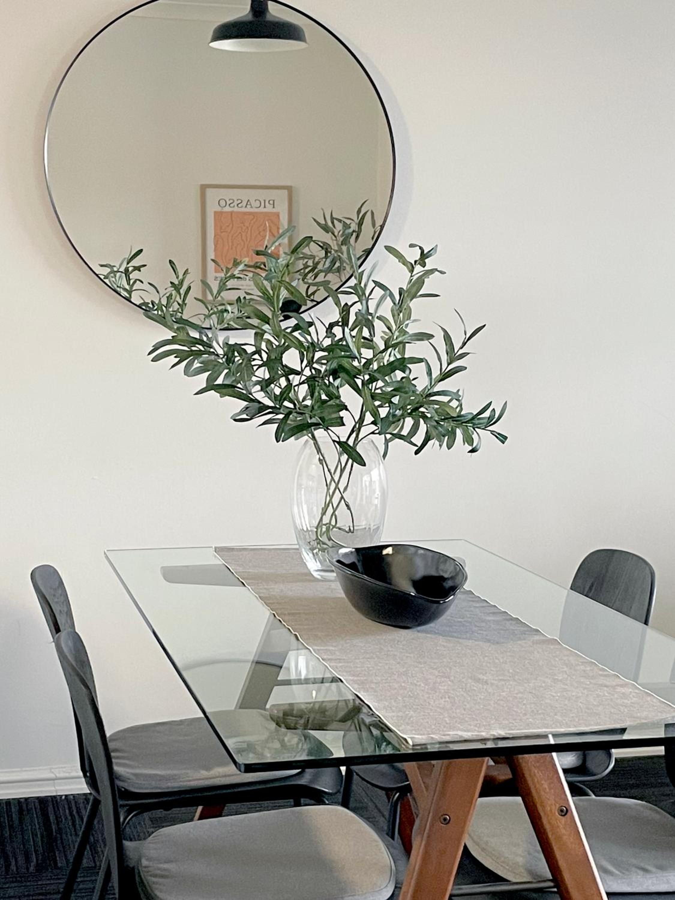 Stylish Executive City Pad w Parking and Pool