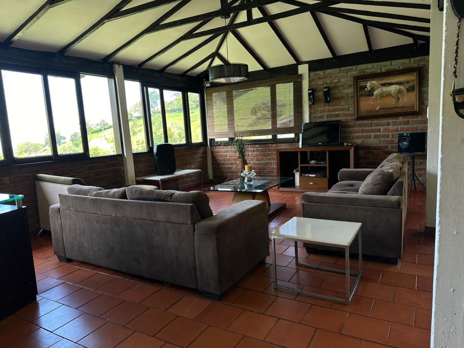 Casa Campestre Buga Parcelación Paraiso de Sonsito