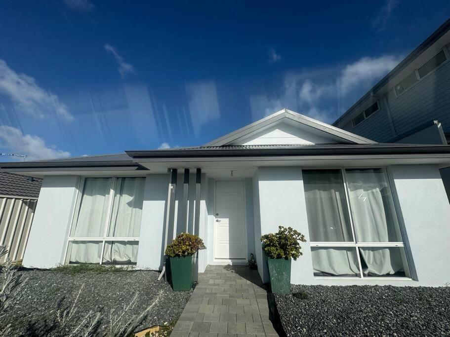 Hotel Golfers dream 300m to the beach - Image 1