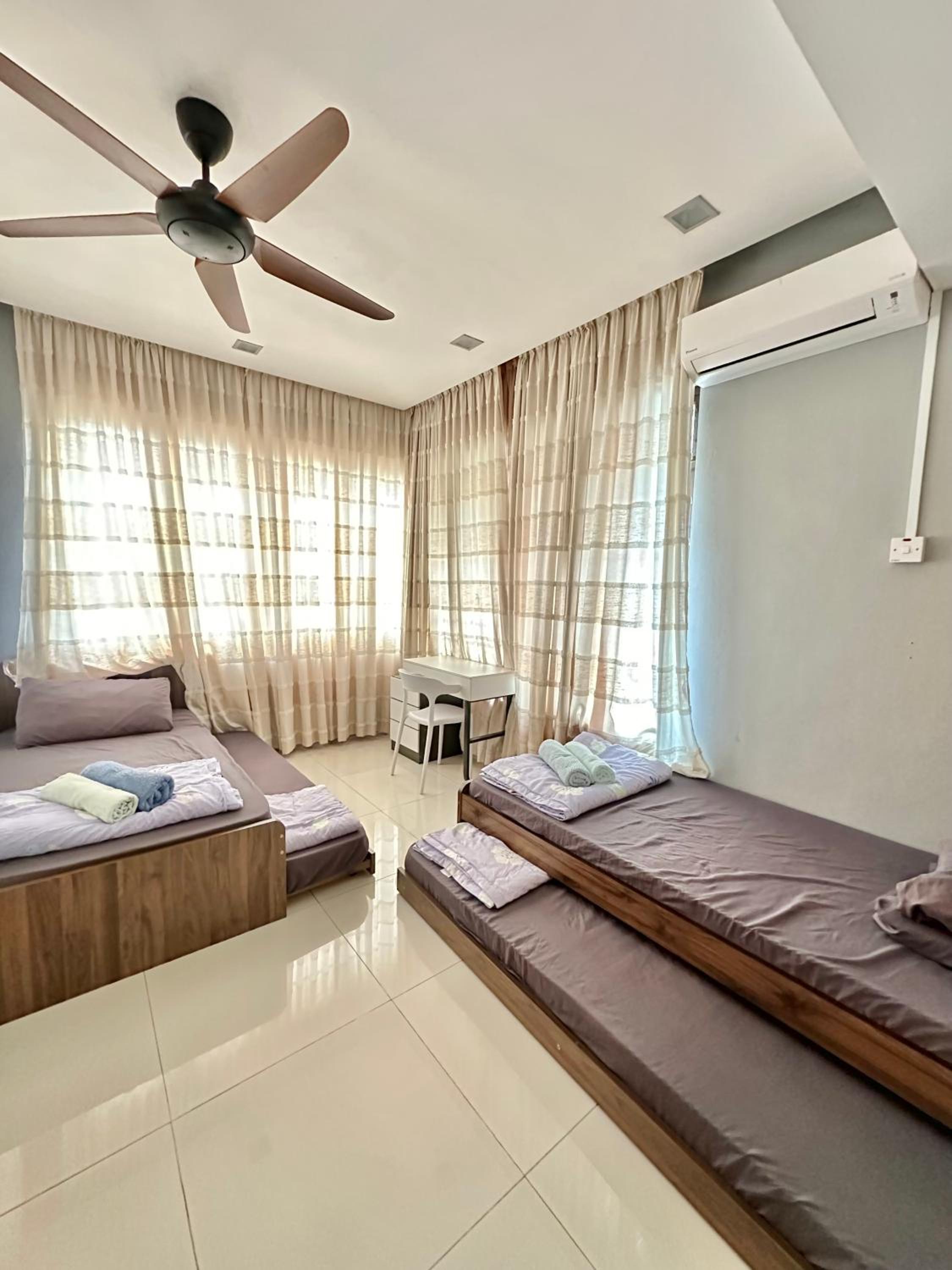 LF Tropical Pool Villa 1 l BBQ l Netflix l KTV l Private Pool l Mt Austin l 6&1R up to 20pax