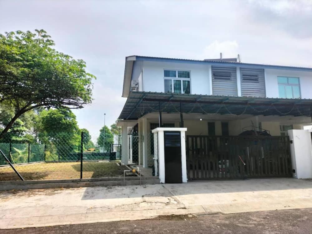 IRIS 31 Corner Lot Near Legoland JDT UTM Malay Only