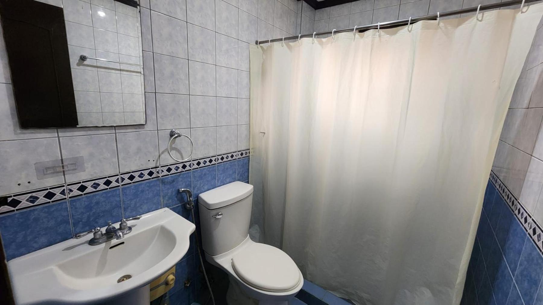 EV2 Townhouse Hotel