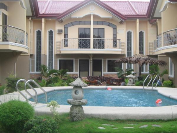 EV2 Townhouse Hotel