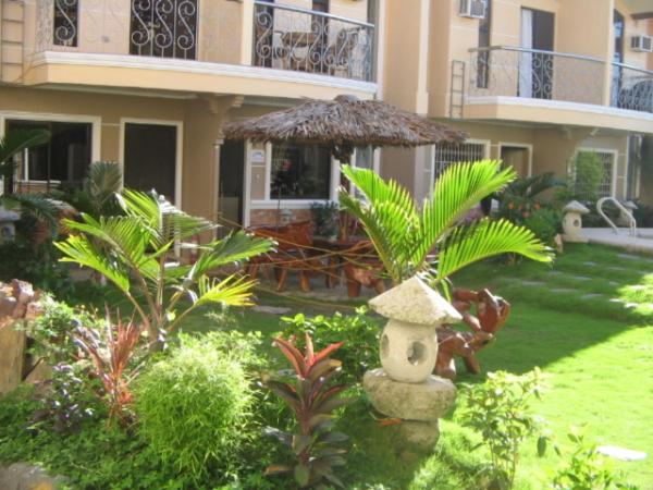EV2 Townhouse Hotel