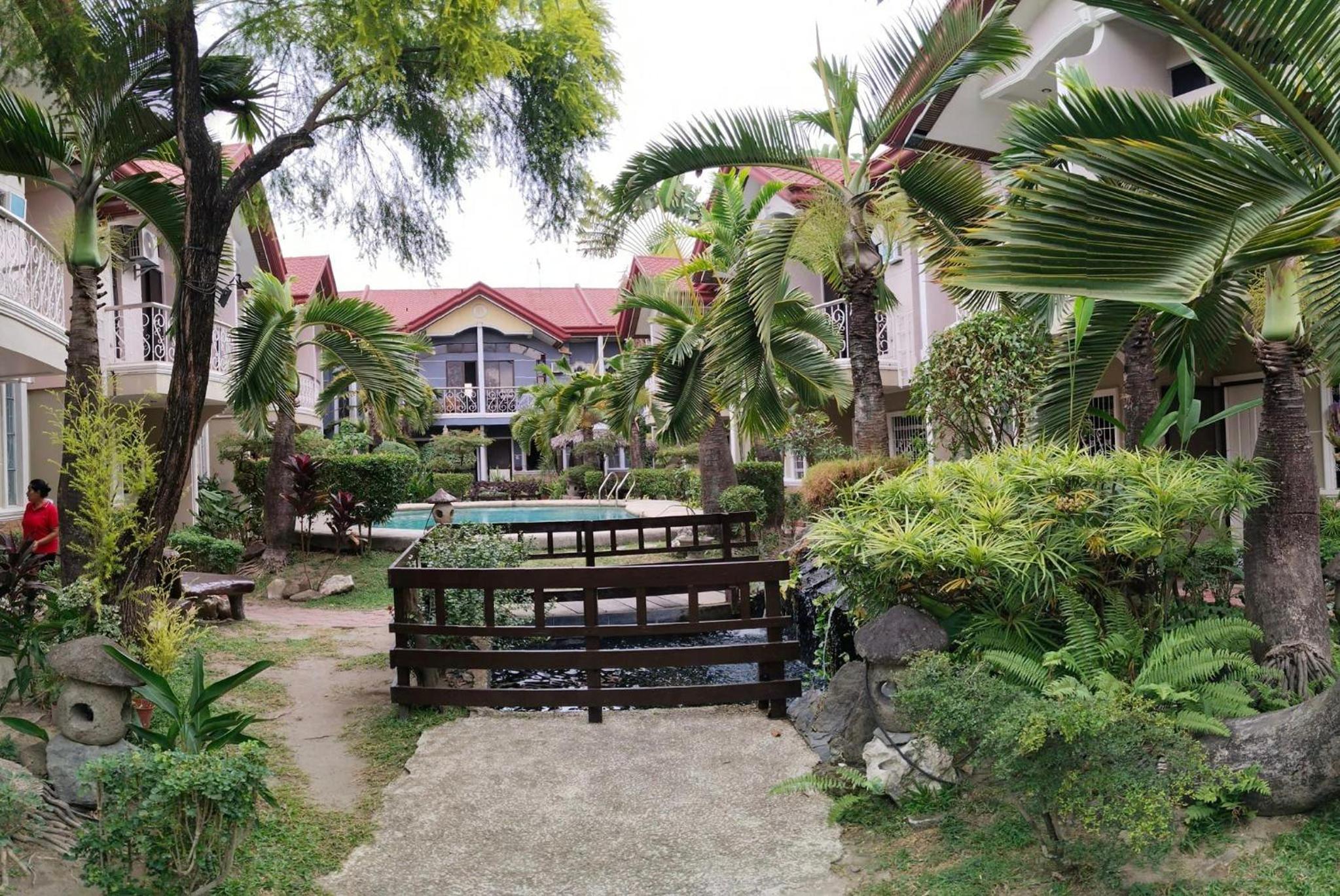 EV2 Townhouse Hotel