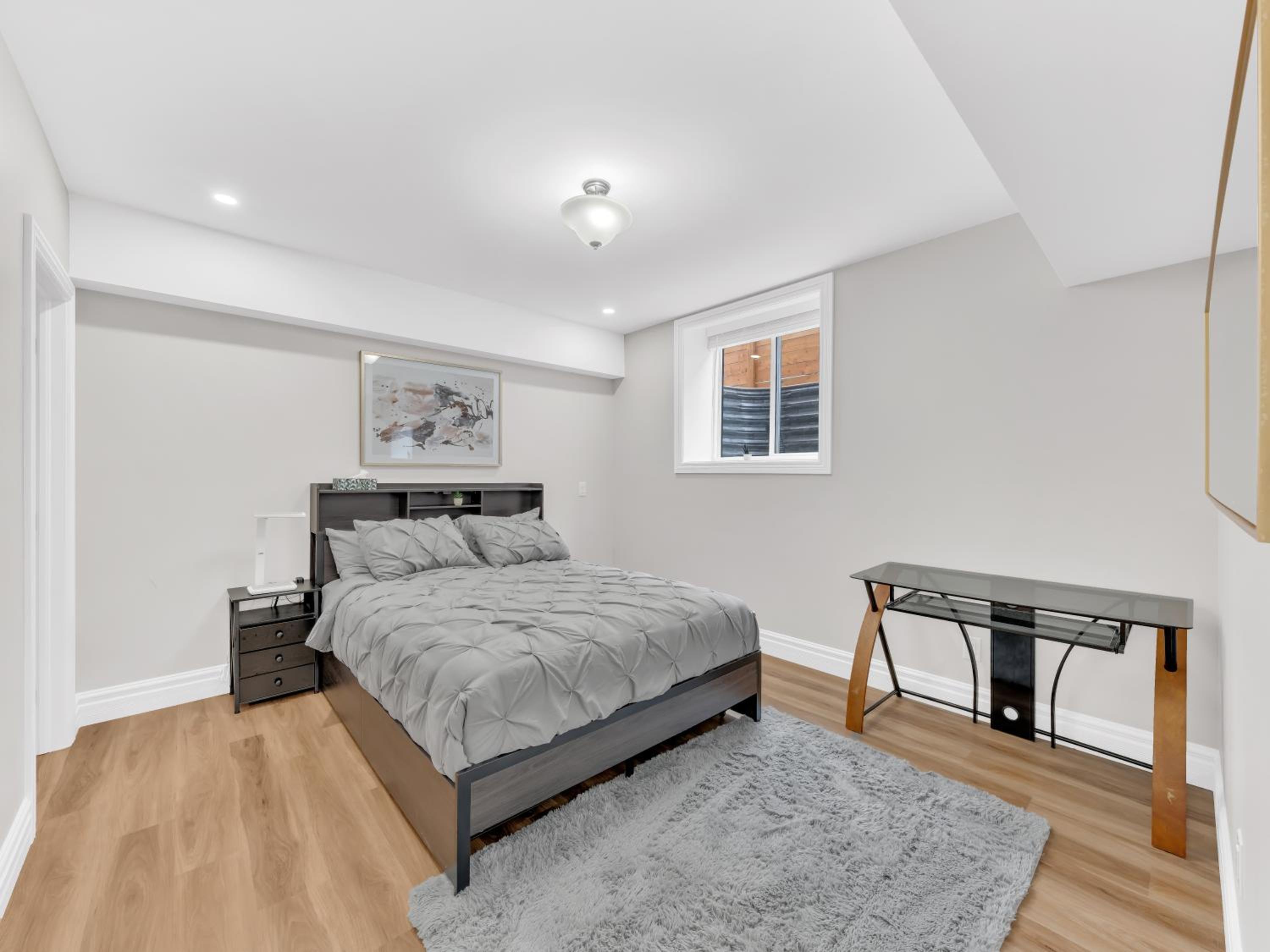 Stylish 2-Bedroom Apartment In Downtown Windsor
