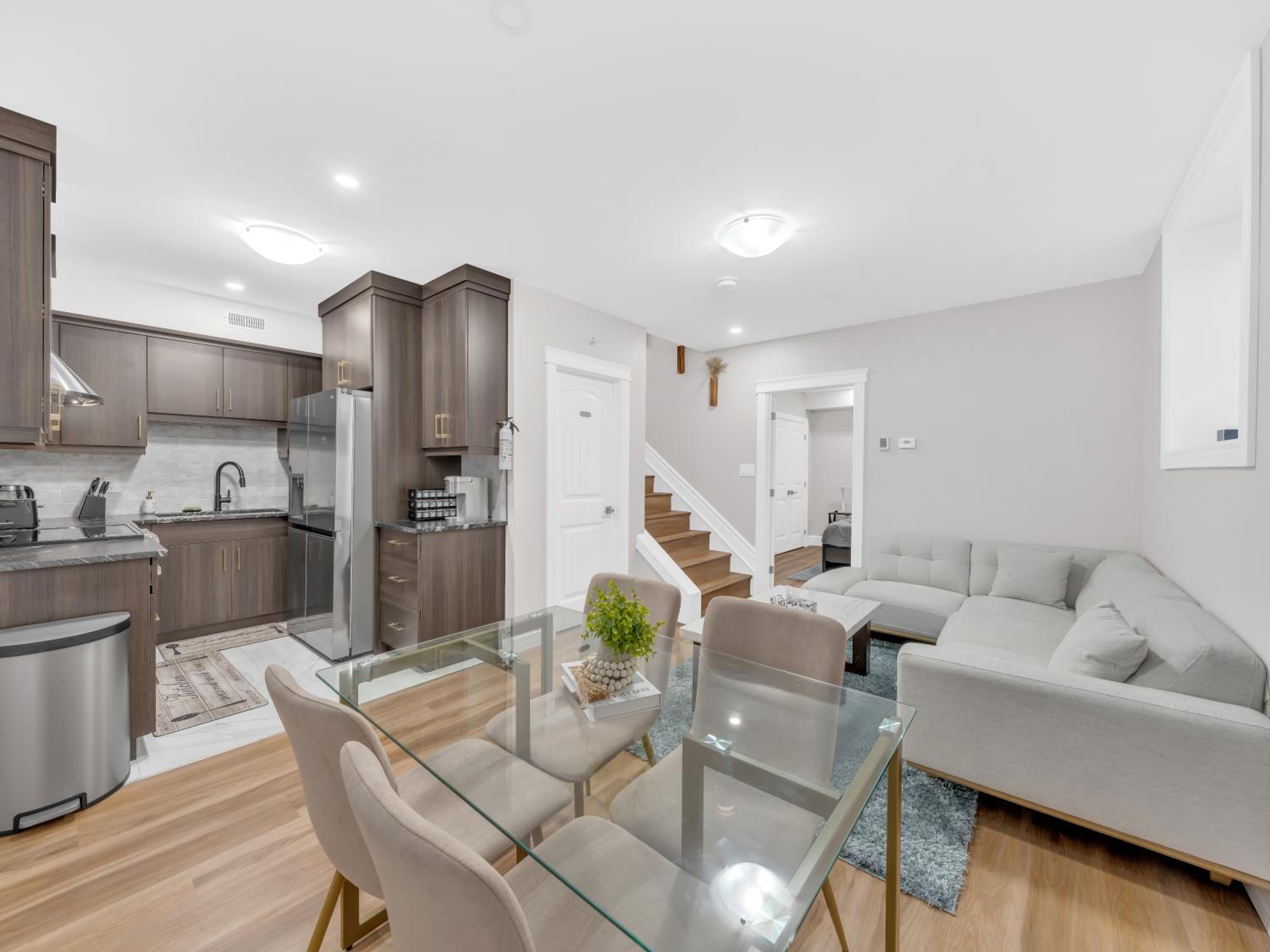 Stylish 2-Bedroom Apartment In Downtown Windsor