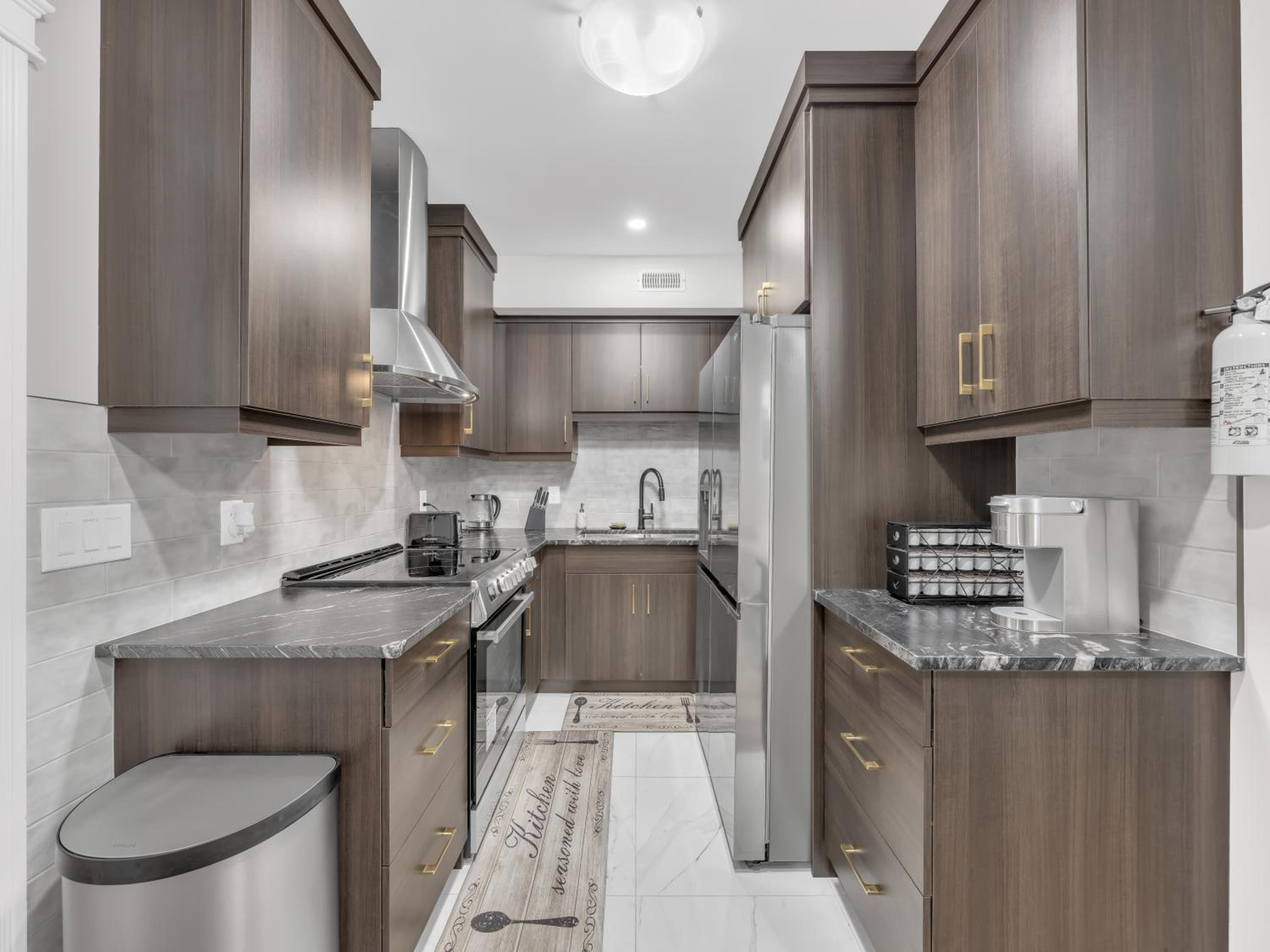 Stylish 2-Bedroom Apartment In Downtown Windsor