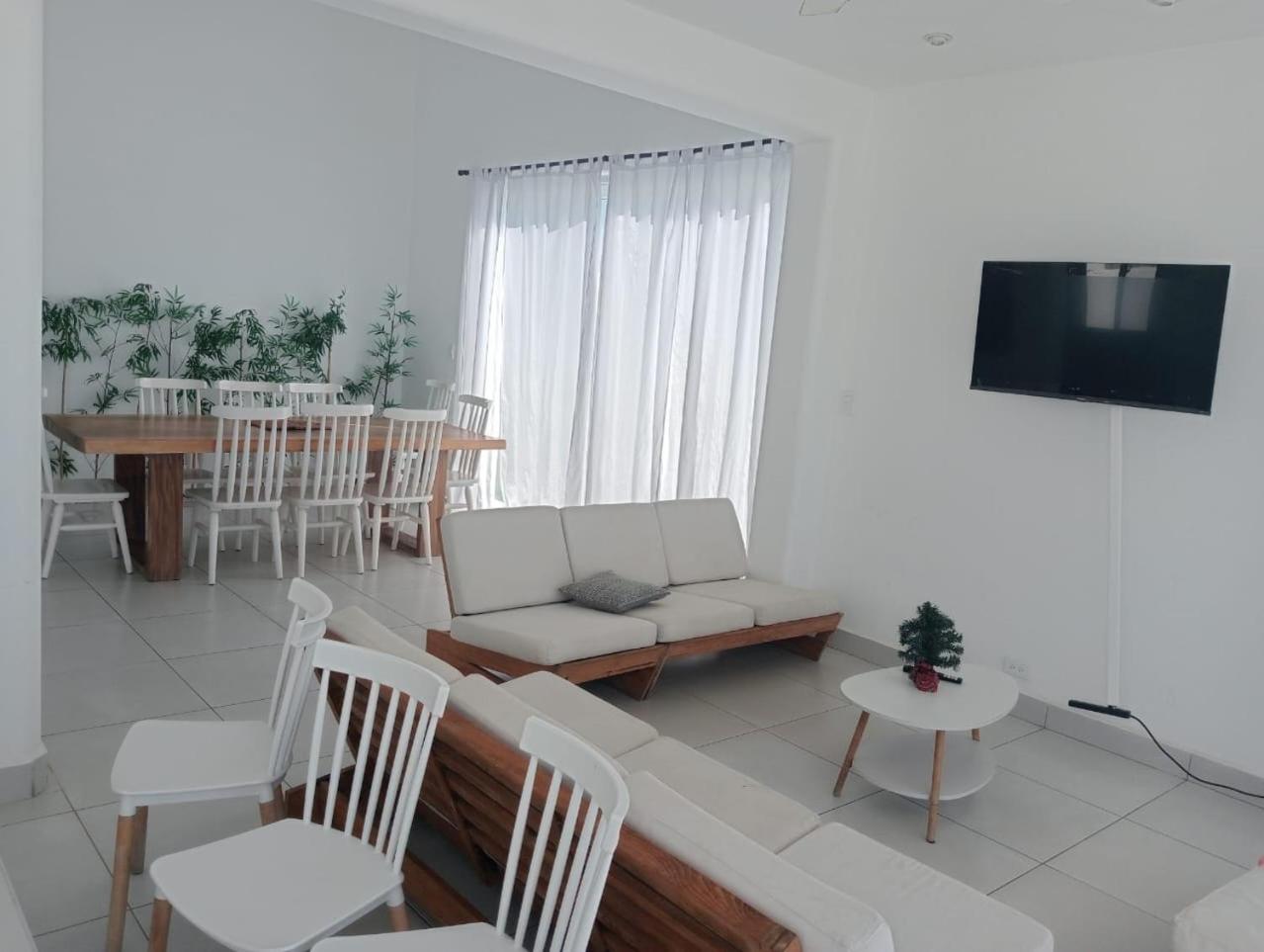 Paracas House, Frente al Mar