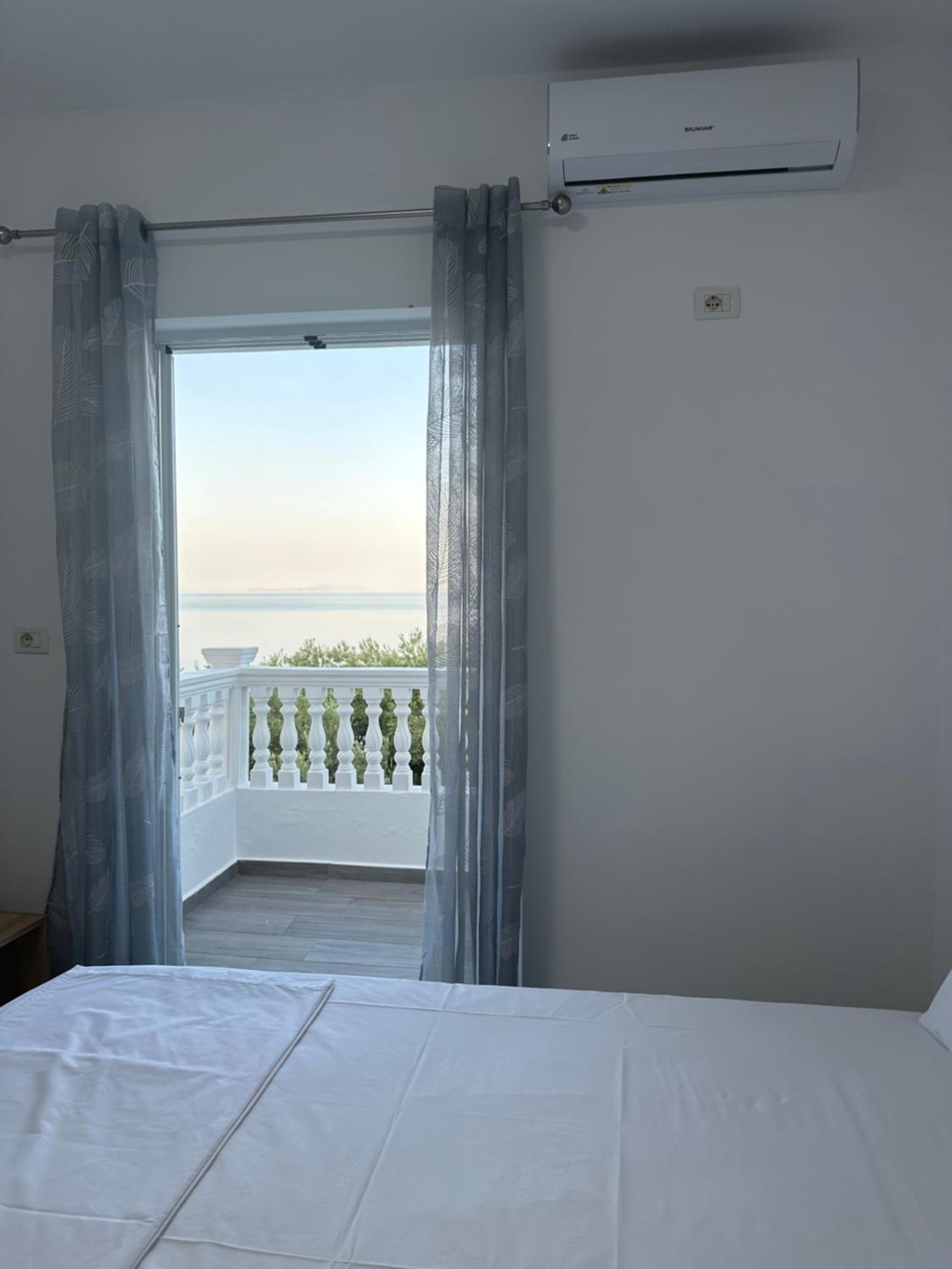 Lumra Rooms