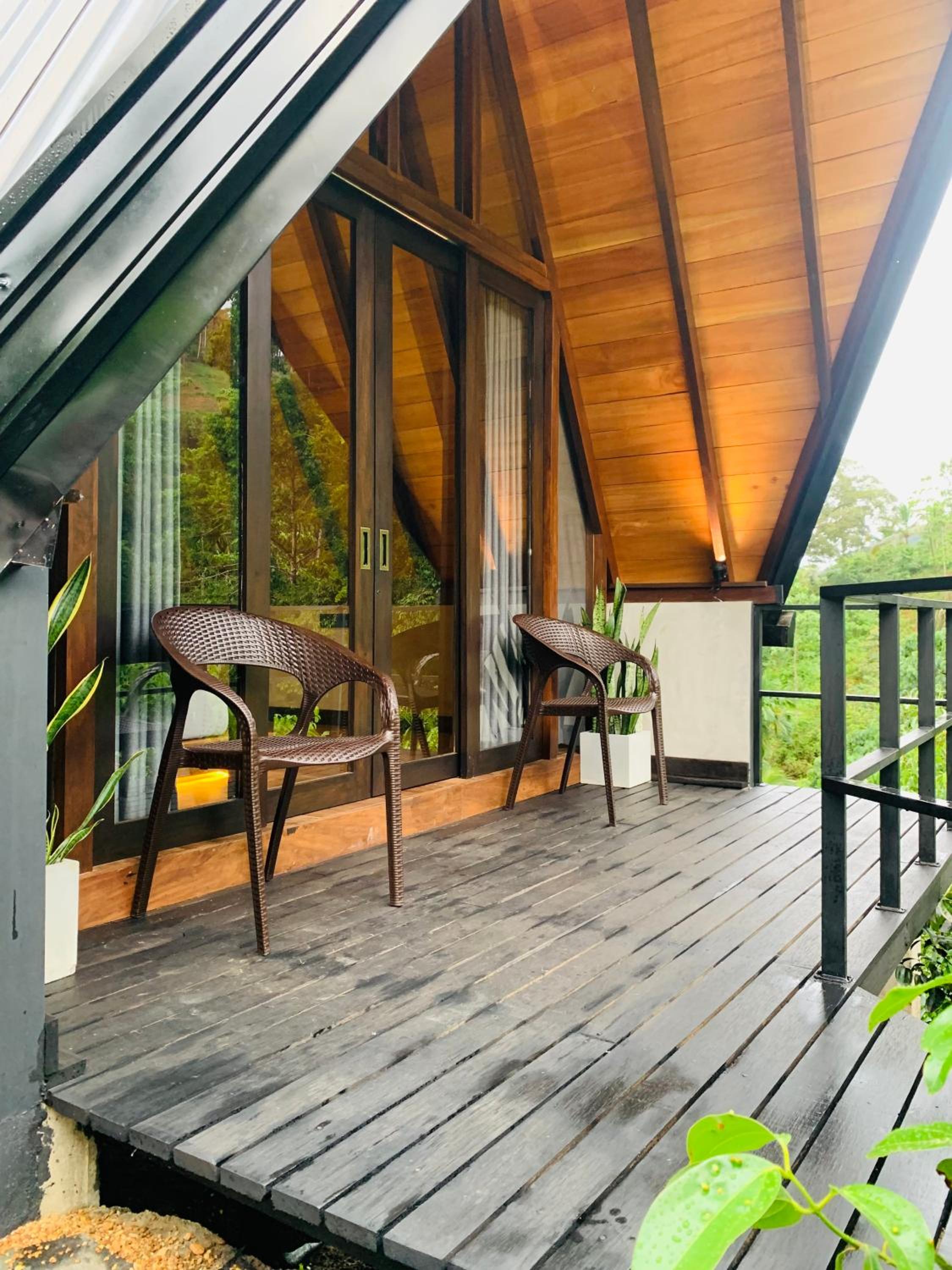 Cannelle Hill Cabanas