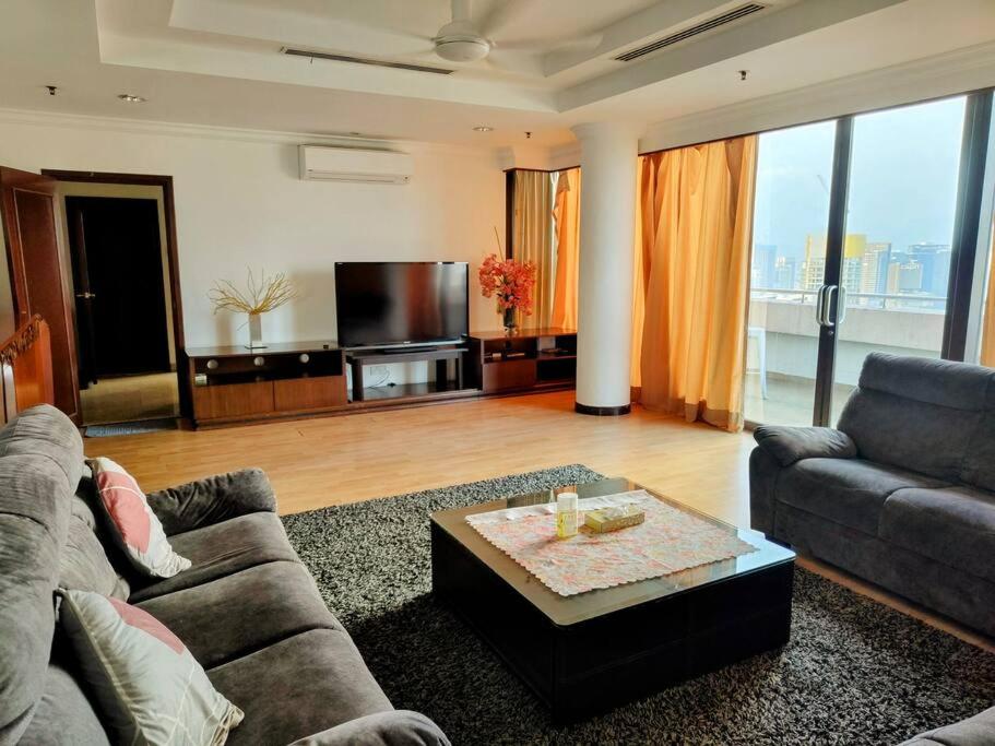 Duplex Penthouse-Lower Floor at times square
