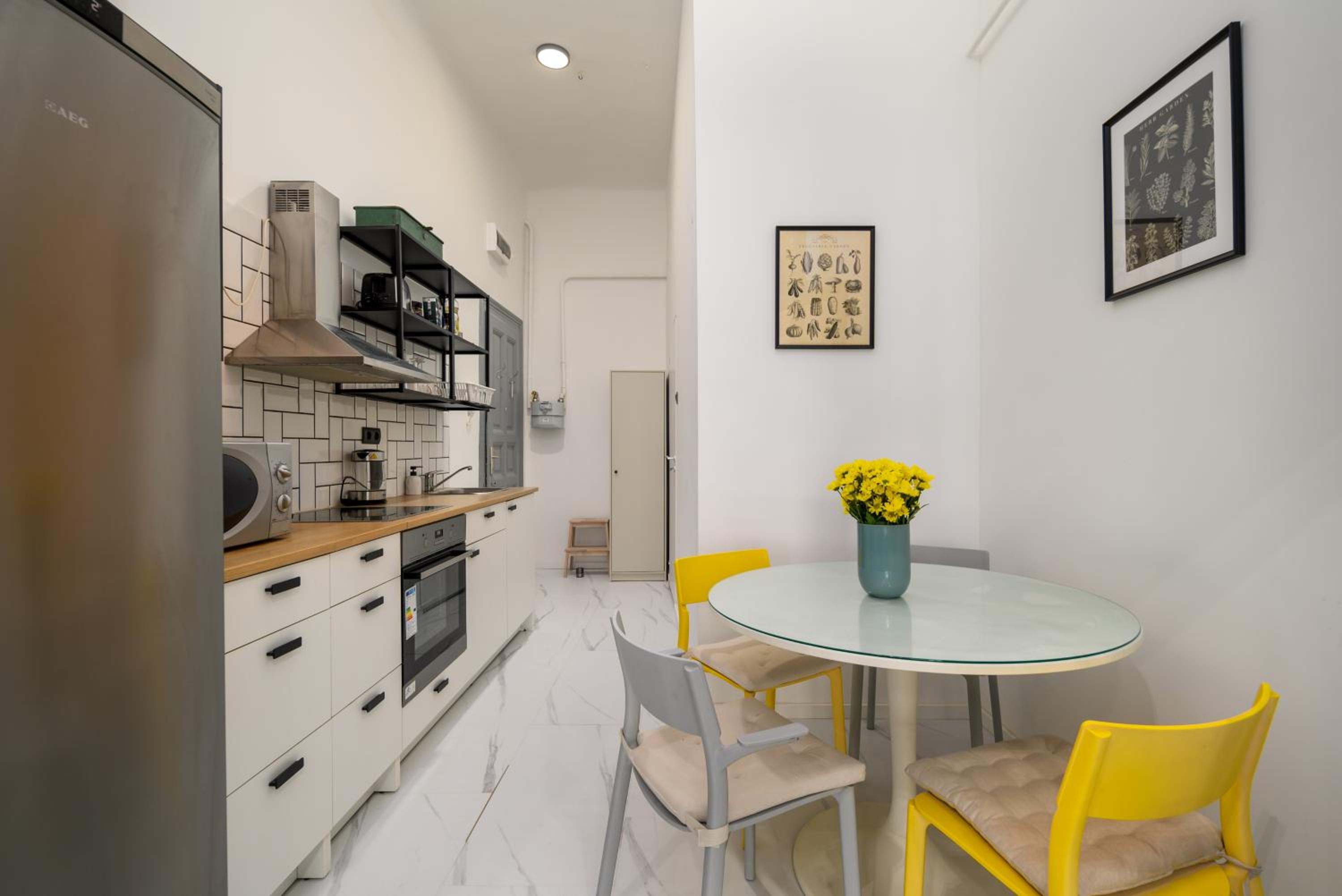 Downtown apartment 2 minutes from Opera House